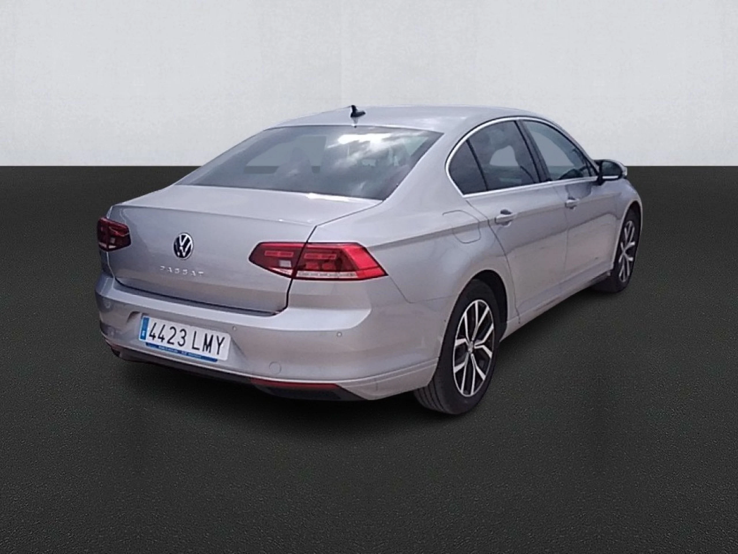 Volkswagen Passat Executive 2.0 TDI 90kW (122CV) DSG - Foto 4
