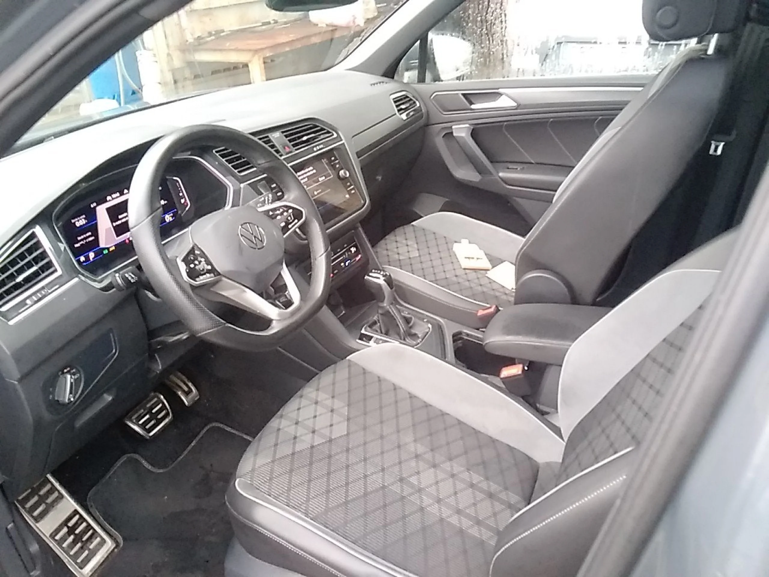 Volkswagen Tiguan R-Line 2.0 TDI 110kW (150CV) DSG - Foto 7