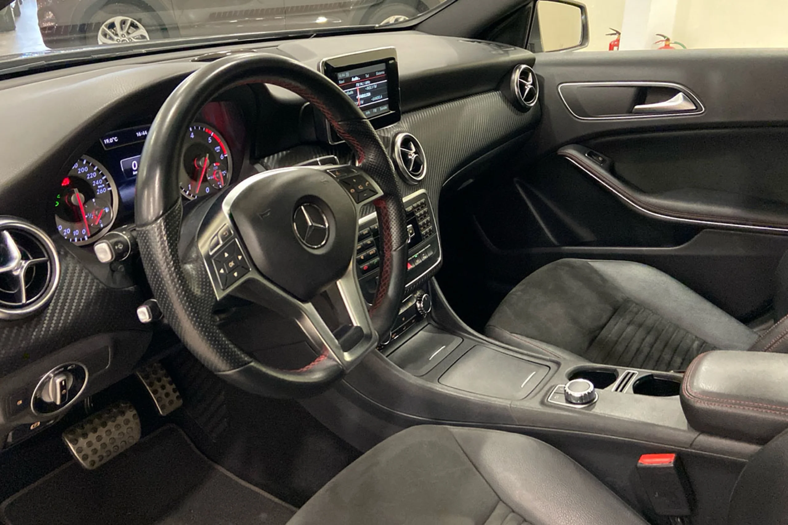 Mercedes-Benz A 200 MERCEDES-BENZ Clase A A 200 CDI AMG Line - Foto 6