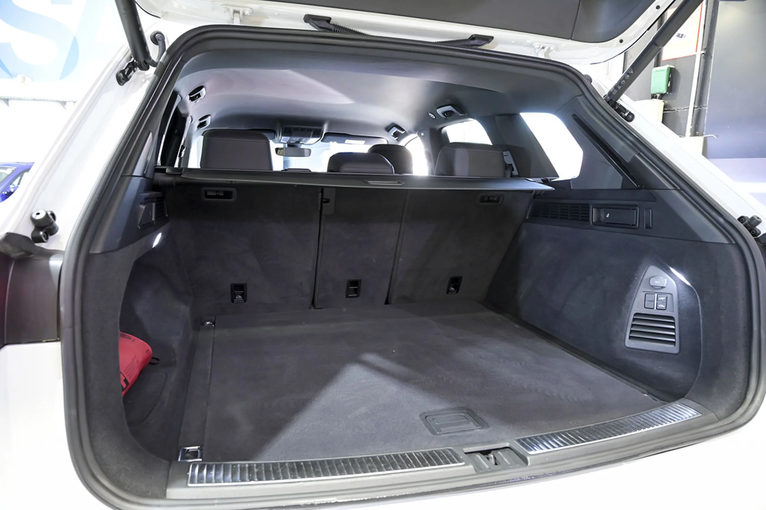 Volkswagen Touareg Prem Eleg 3.0 V6 TDI 210kW Tip 4M - Foto 13