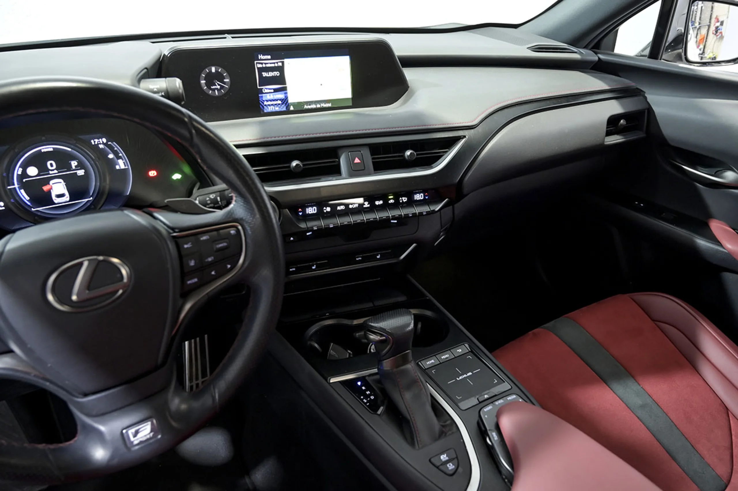 Lexus UX 250h UX 2.0 250h F Sport - Foto 29