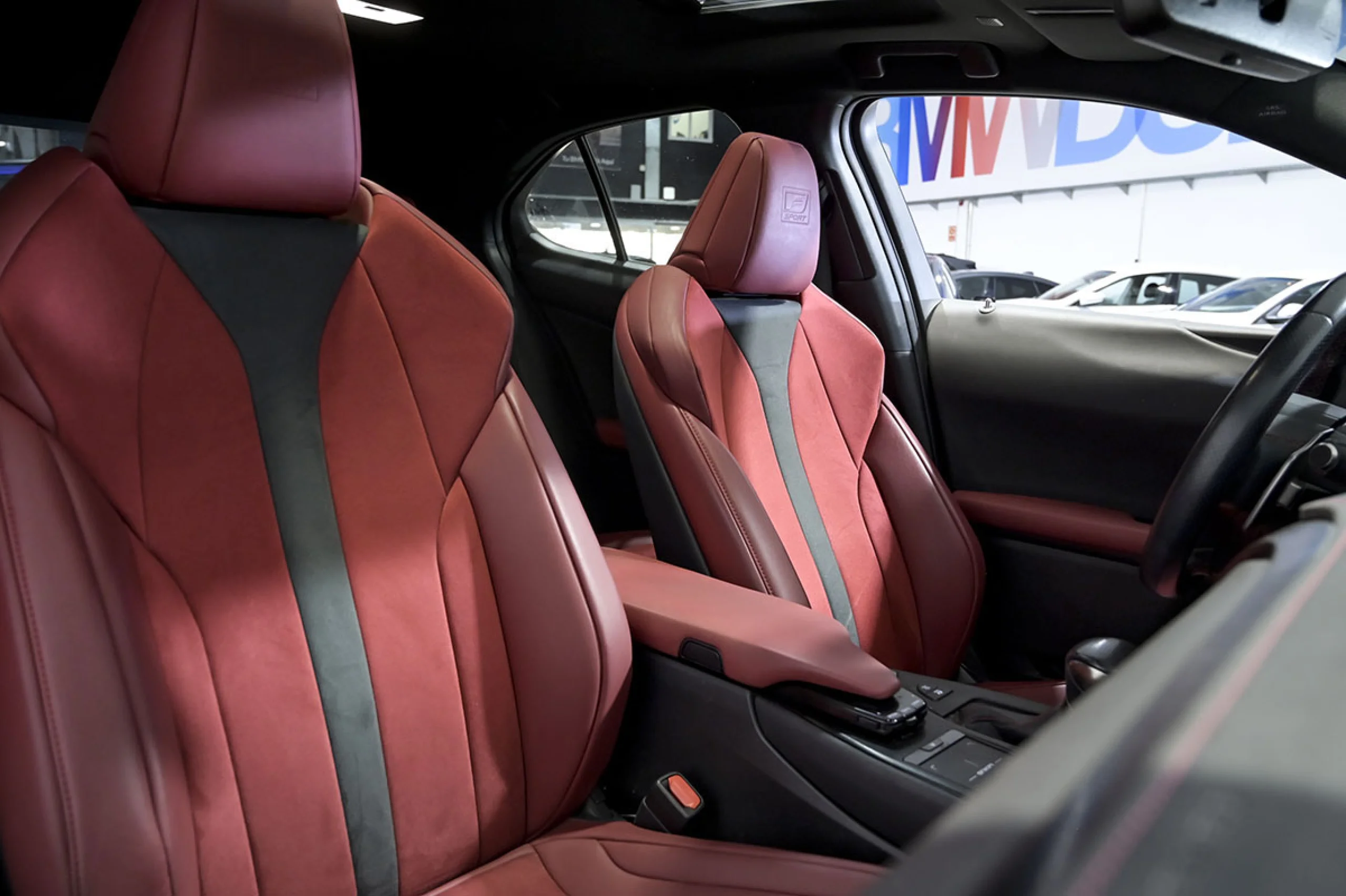 Lexus UX 250h UX 2.0 250h F Sport - Foto 36