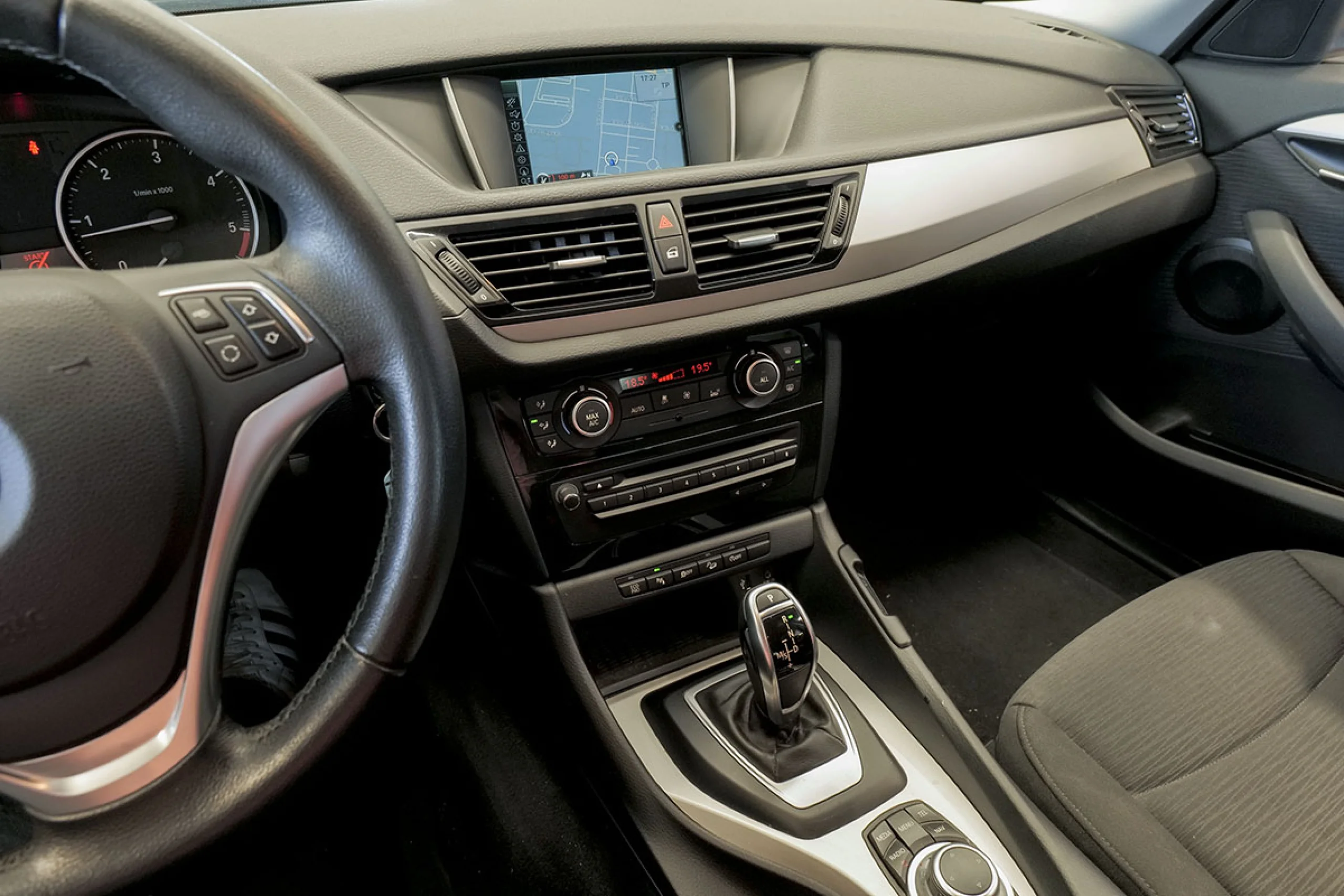 BMW X1 xDrive18d - Foto 19