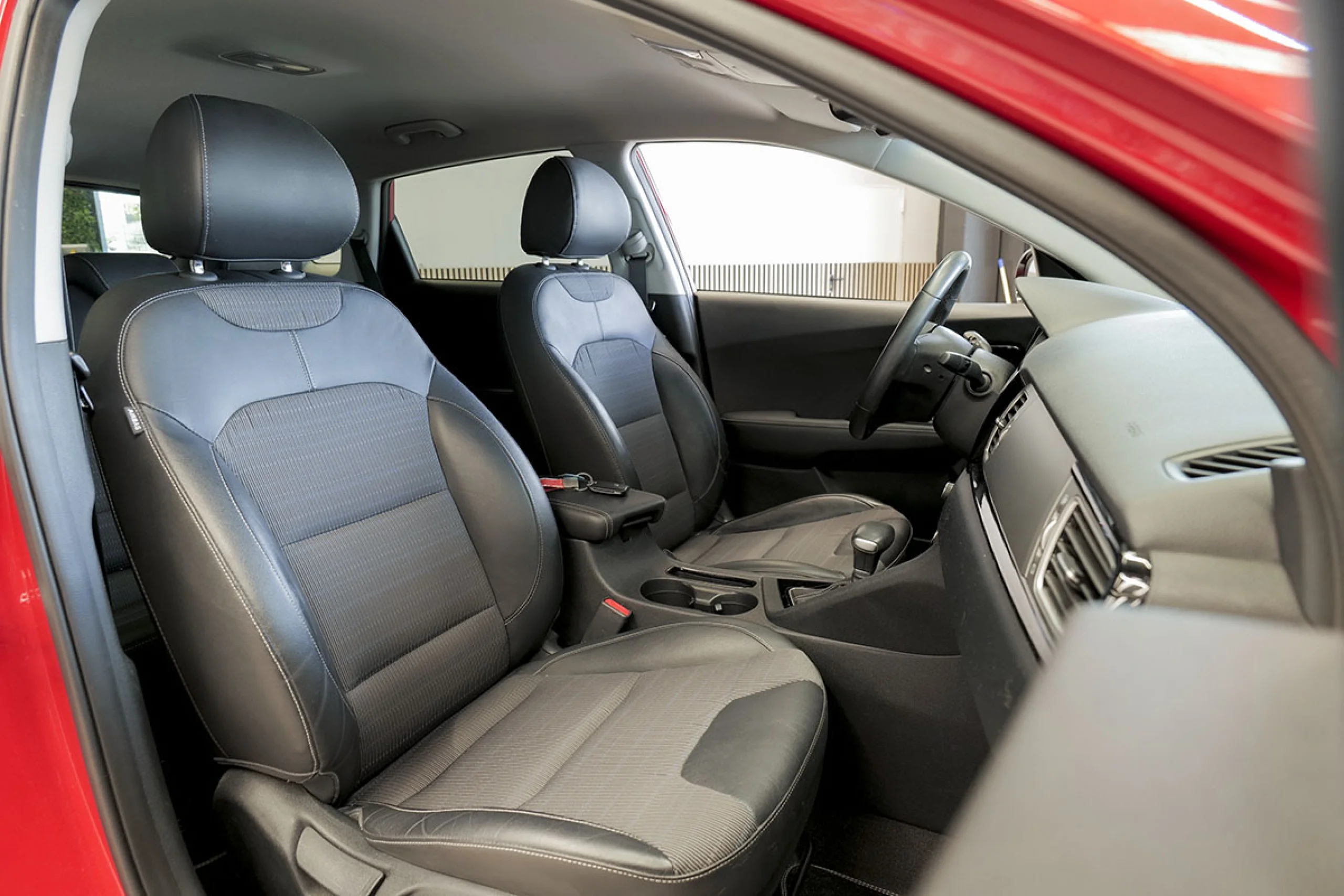 Kia Niro 1.6 GDi Hibrido 104kW 141CV Emotion - Foto 27