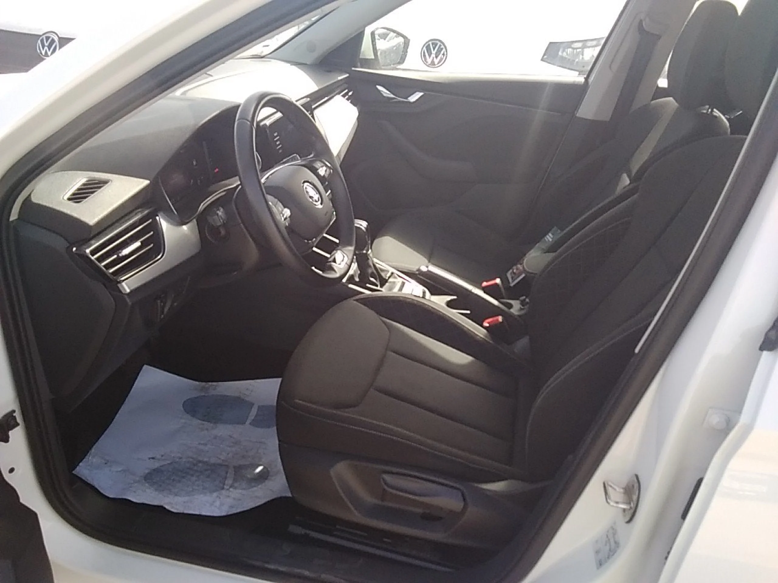 Skoda Kamiq 1.0 TSI 81kW (110CV) DSG AMBITION - Foto 7