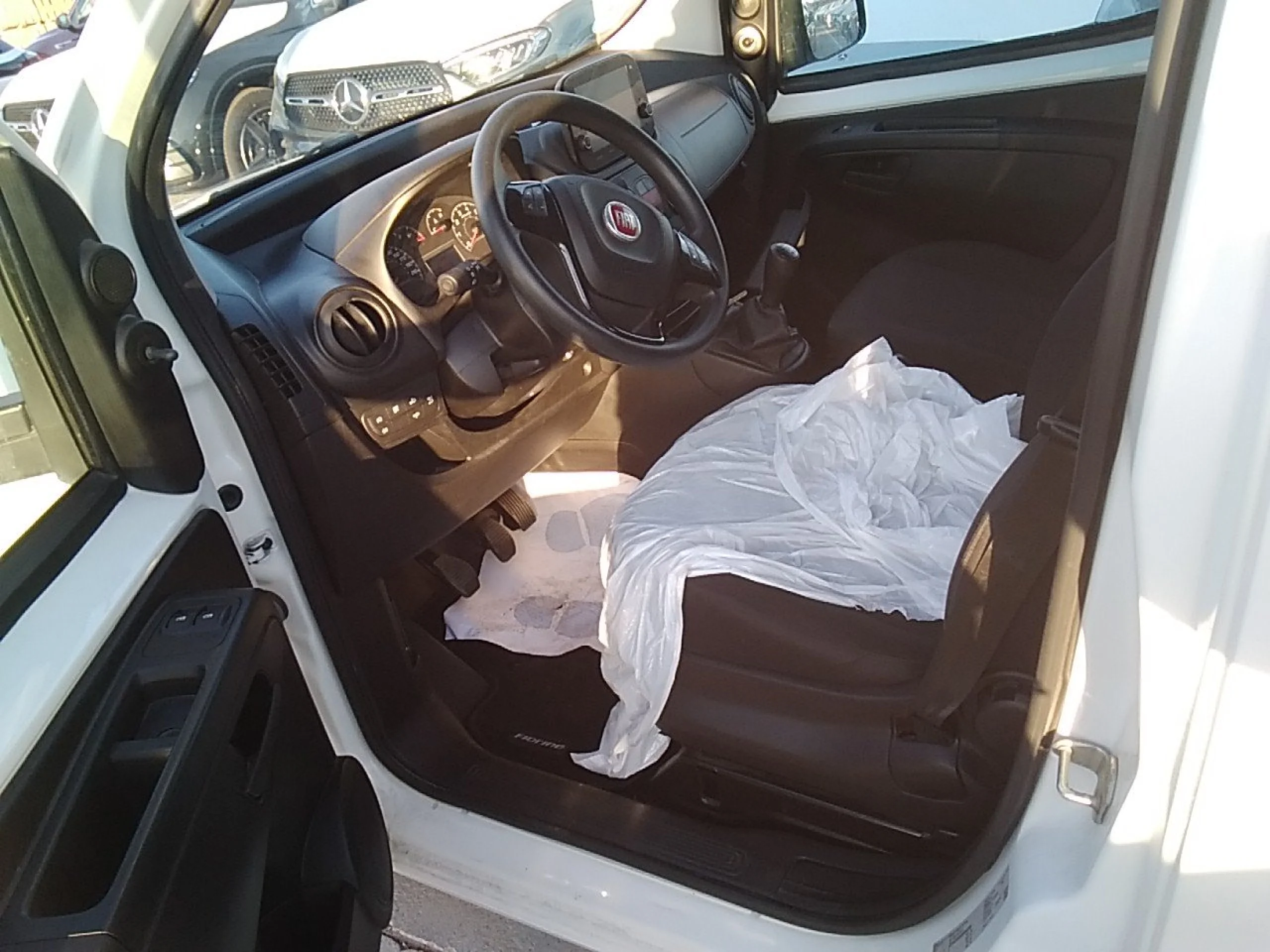 Fiat Fiorino Cargo Base N1 1.3 MJet 59 kW (80 CV) - Foto 7