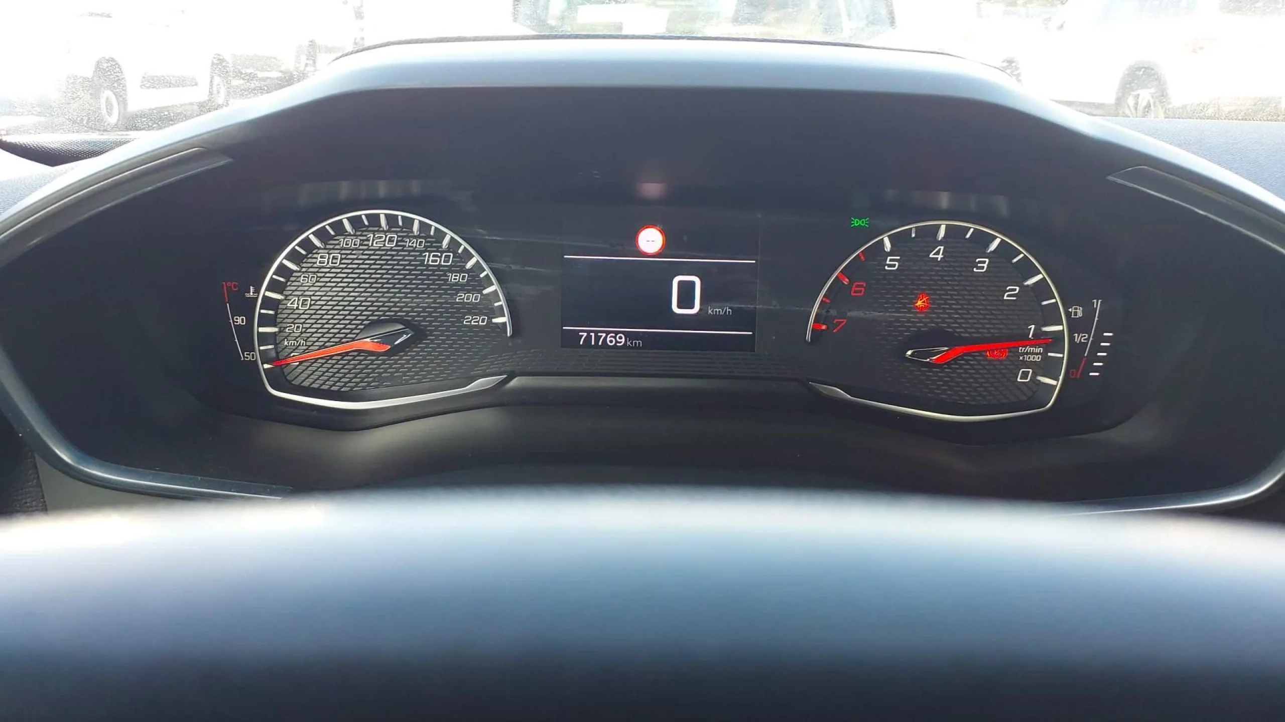 Peugeot 2008 Active Pack BlueHDI 81kW (110CV) - Foto 7