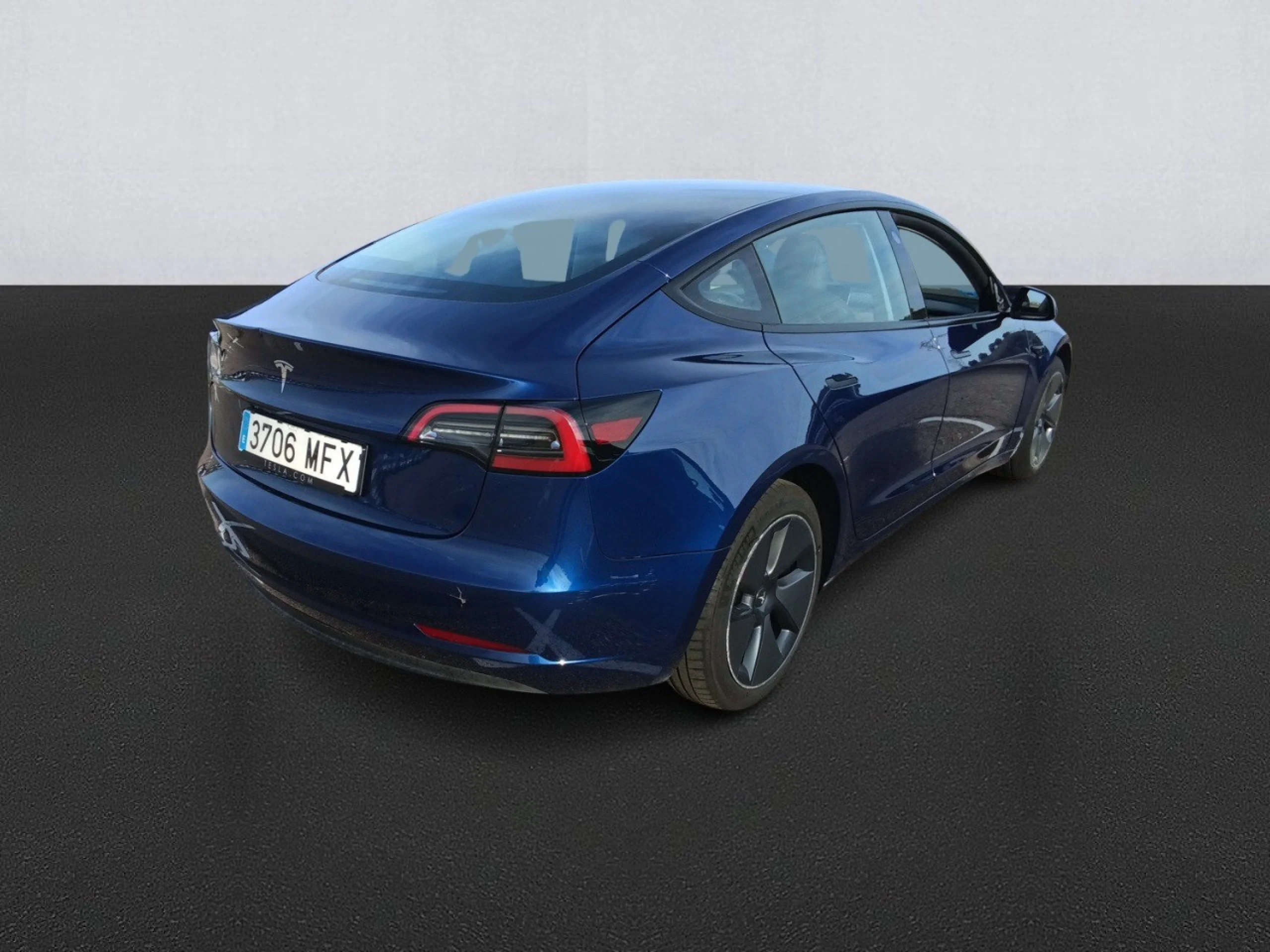 TESLA Model 3 RWD - Foto 4