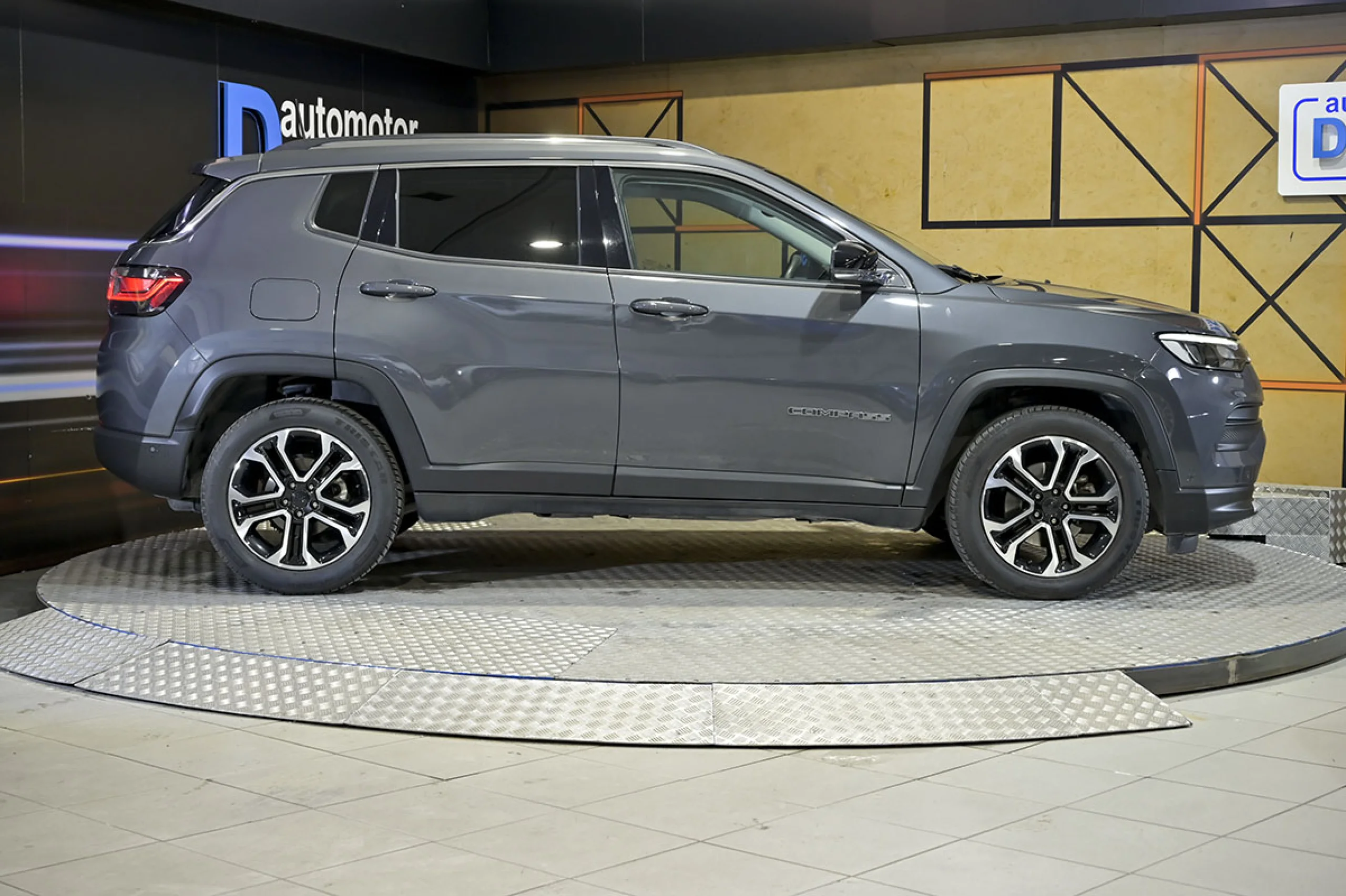 Jeep Compass 1.6 Mjet 96kW 130CV Limited FWD - Foto 18