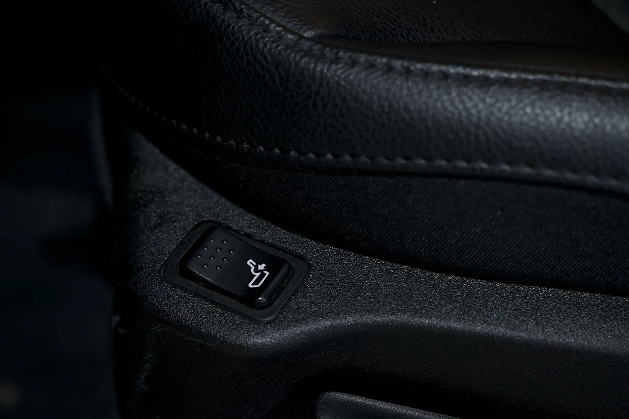 Jeep Compass 1.6 Mjet 96kW 130CV Limited FWD - Foto 24