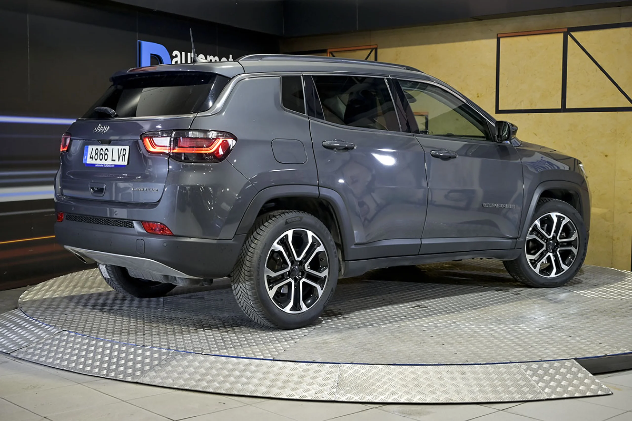 Jeep Compass 1.6 Mjet 96kW 130CV Limited FWD - Foto 5