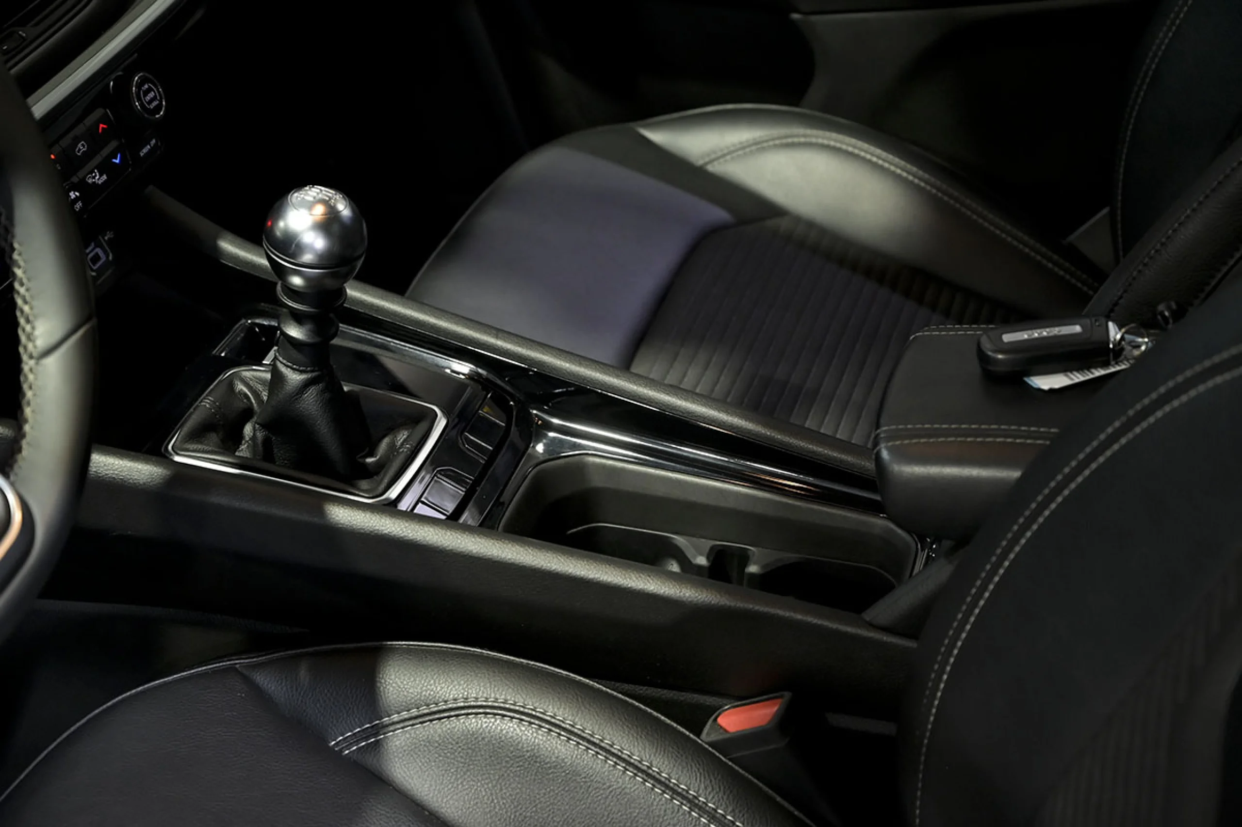 Jeep Compass 1.6 Mjet 96kW 130CV Limited FWD - Foto 30