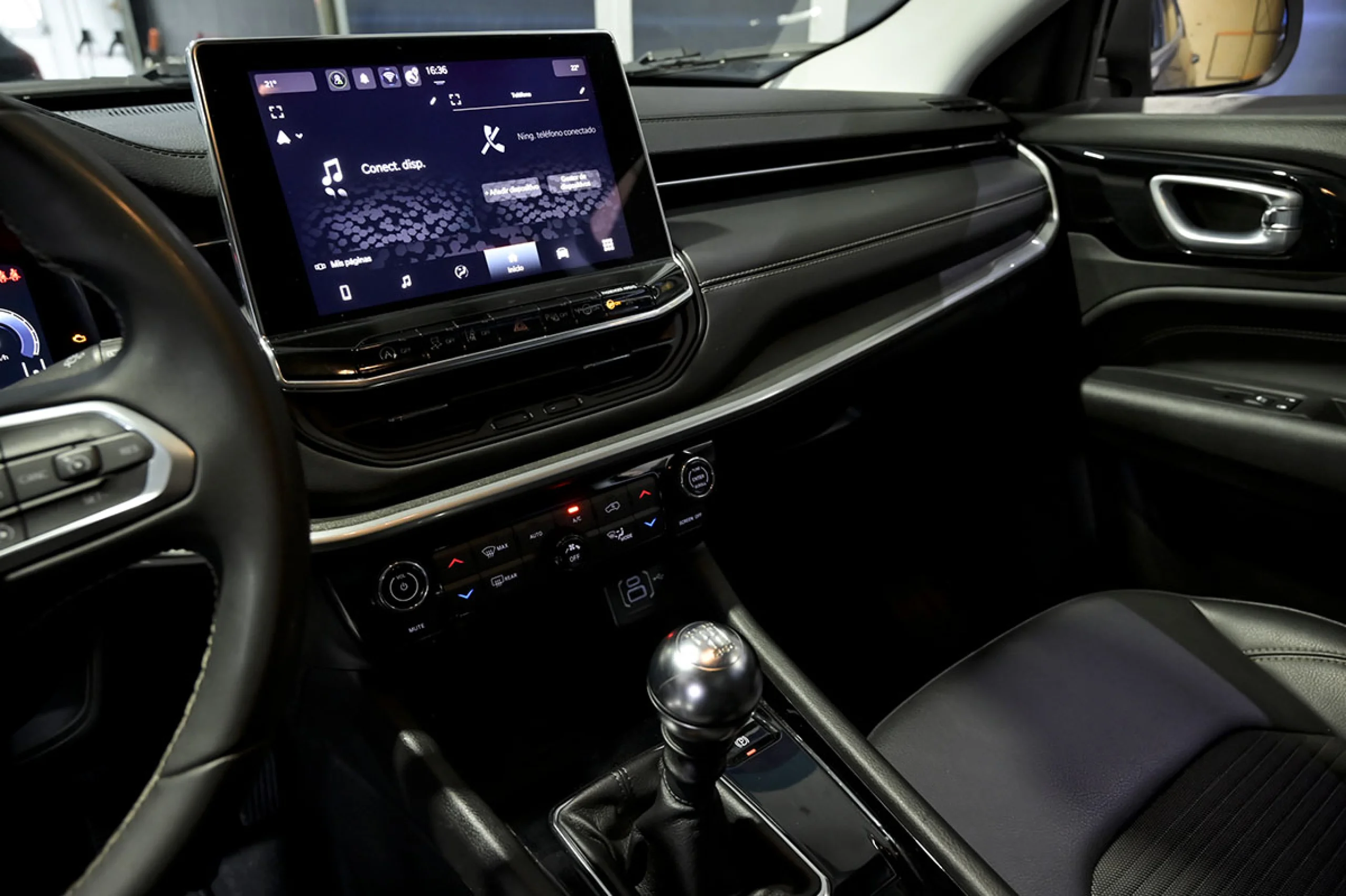 Jeep Compass 1.6 Mjet 96kW 130CV Limited FWD - Foto 28