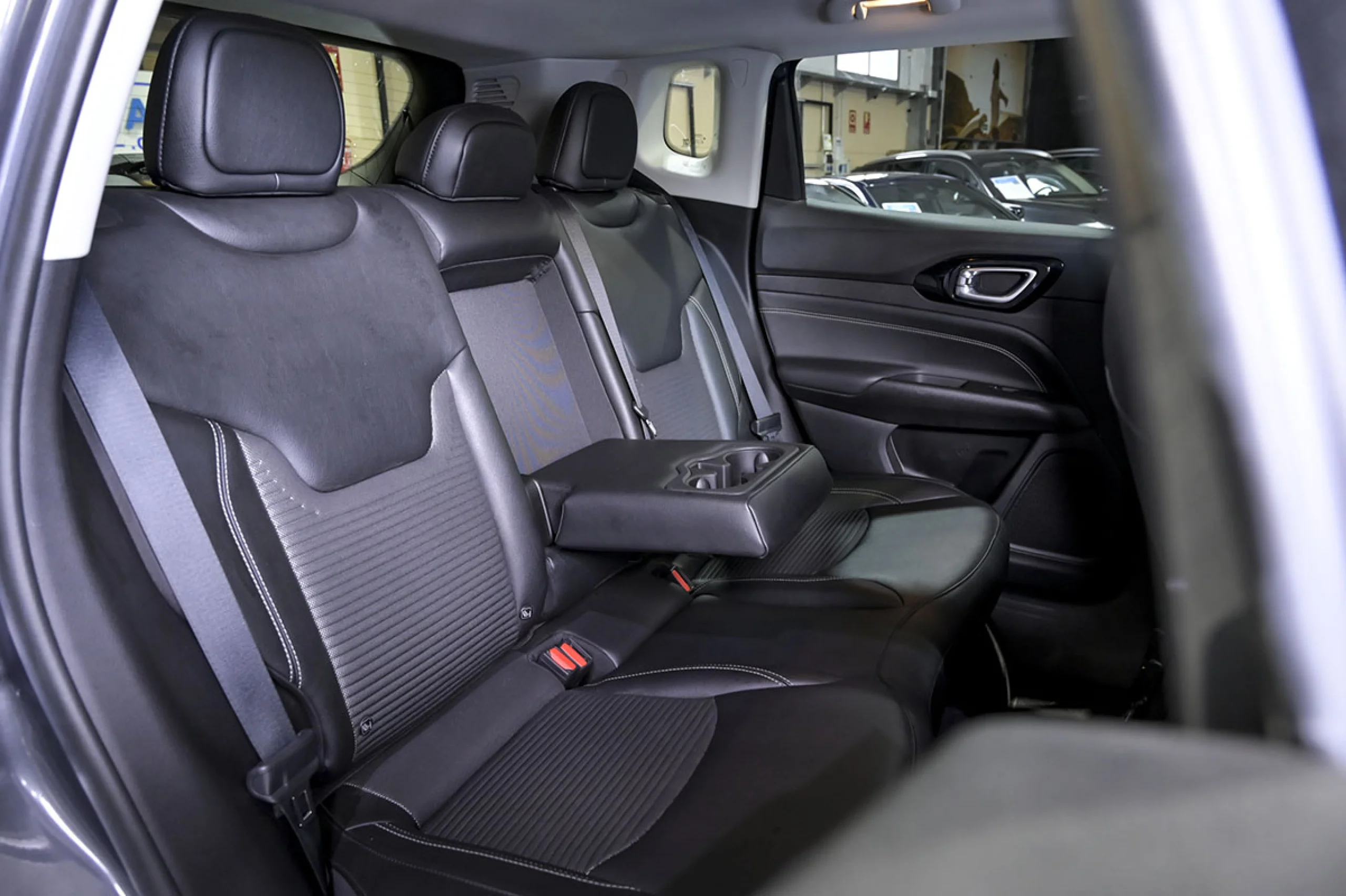 Jeep Compass 1.6 Mjet 96kW 130CV Limited FWD - Foto 36