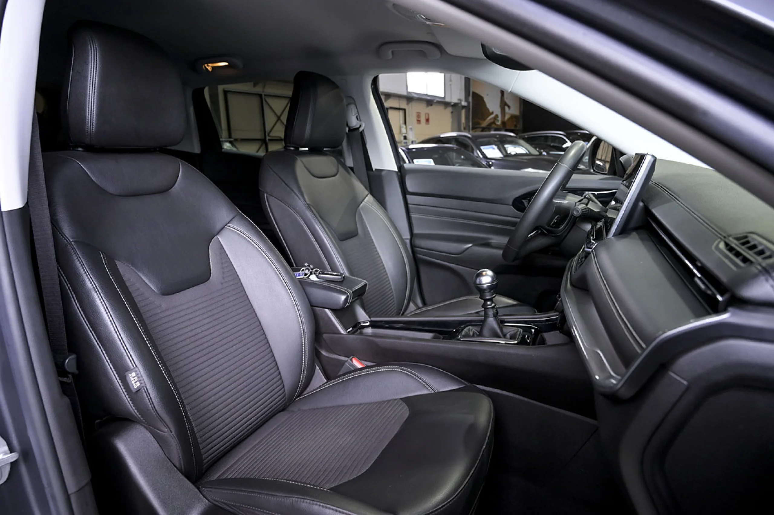 Jeep Compass 1.6 Mjet 96kW 130CV Limited FWD - Foto 33