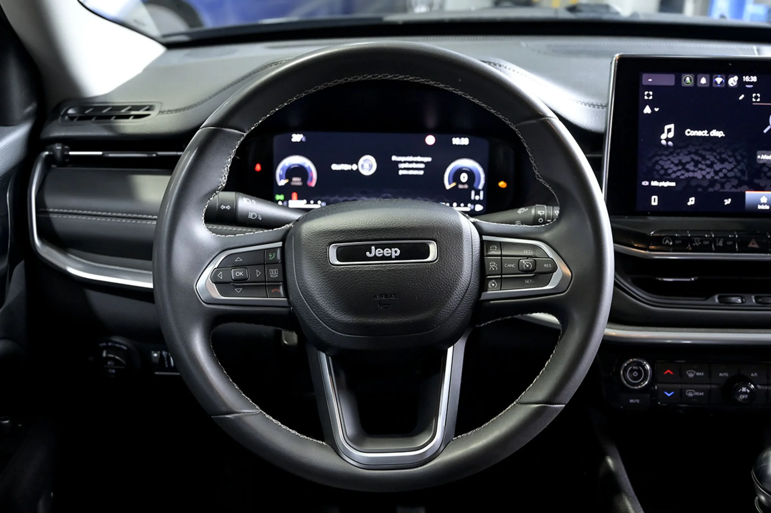 Jeep Compass 1.6 Mjet 96kW 130CV Limited FWD - Foto 26