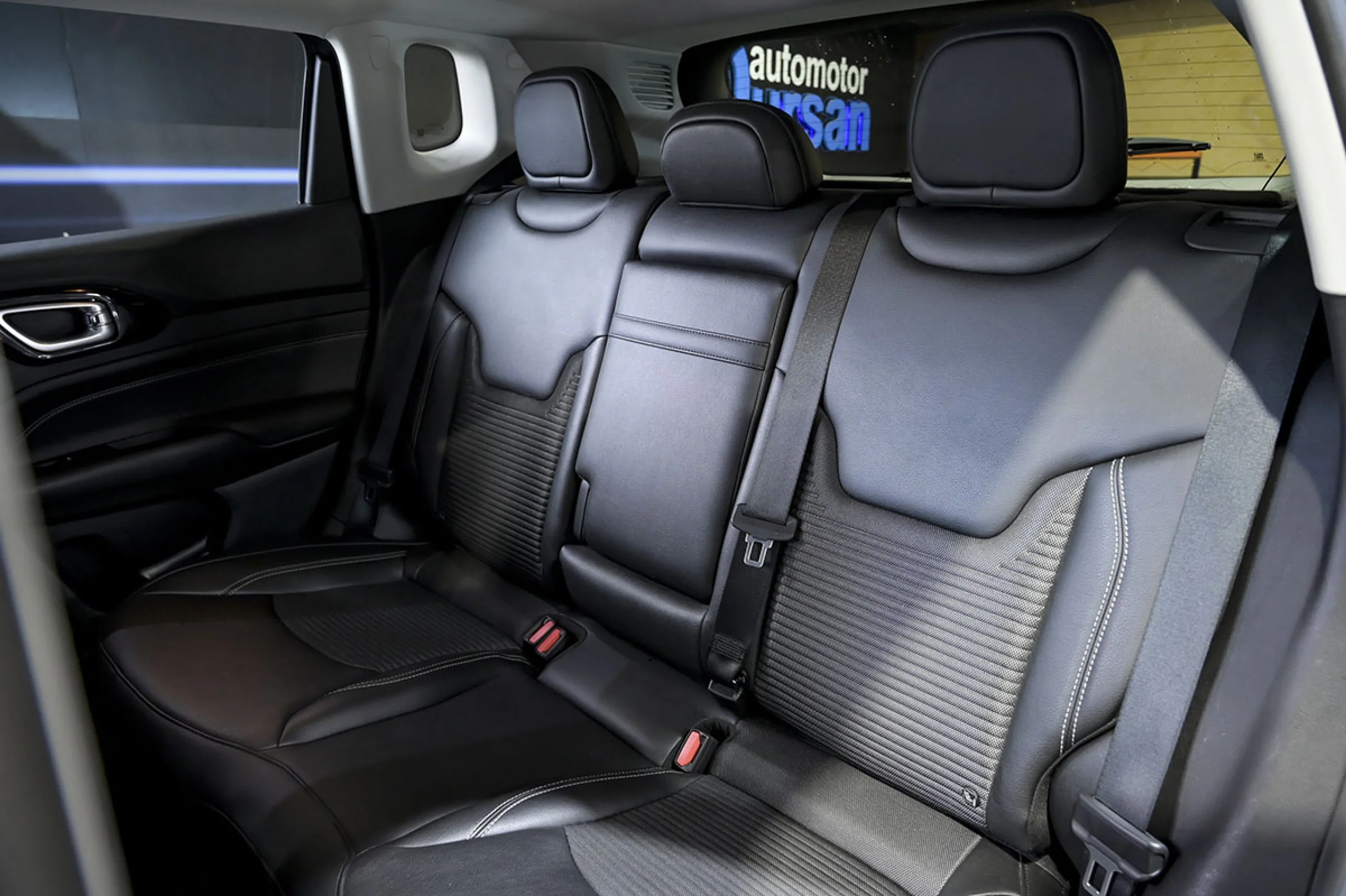 Jeep Compass 1.6 Mjet 96kW 130CV Limited FWD - Foto 16