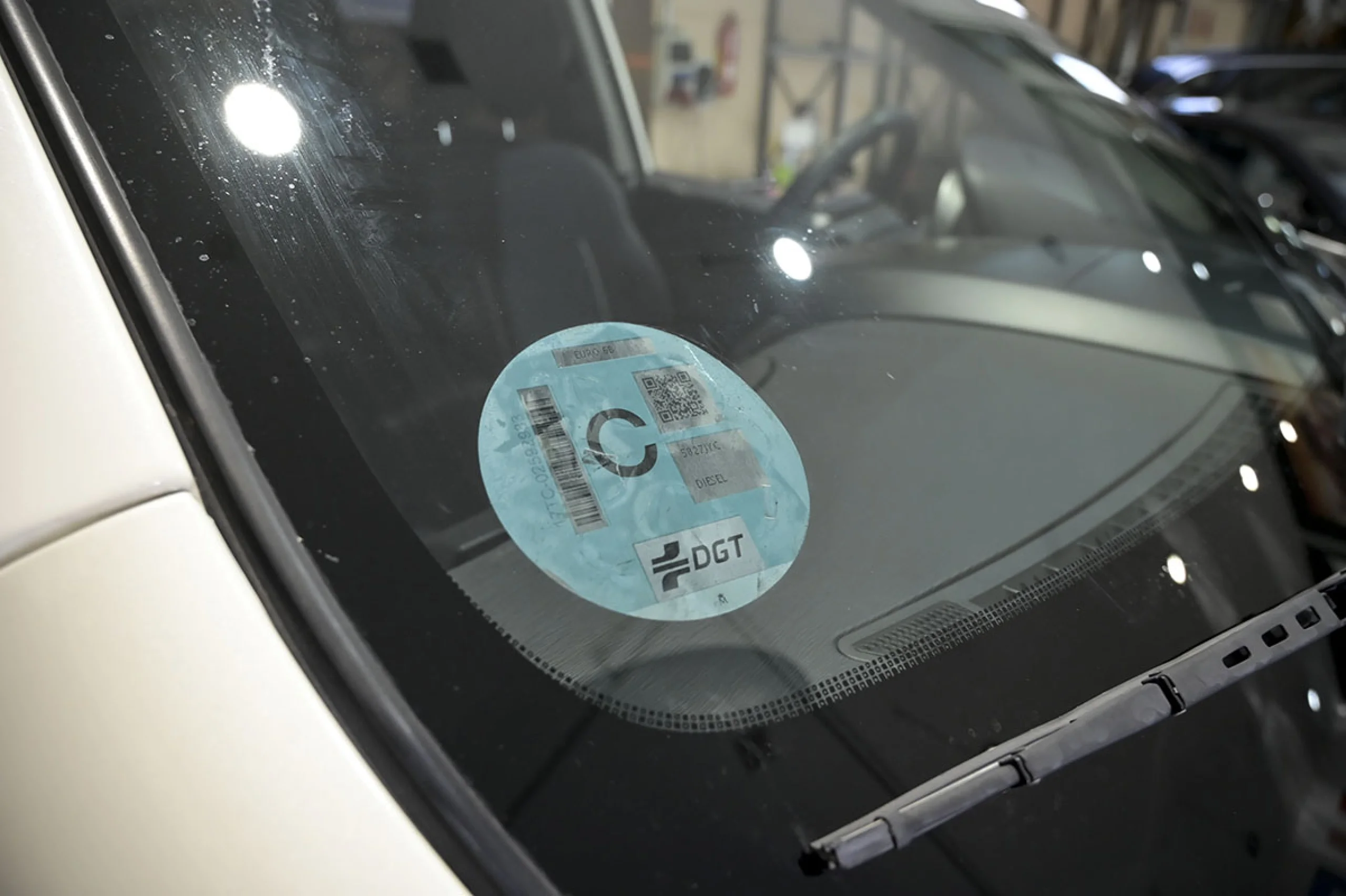 Mahindra XUV500 FWD 4X2 W6 - Foto 11