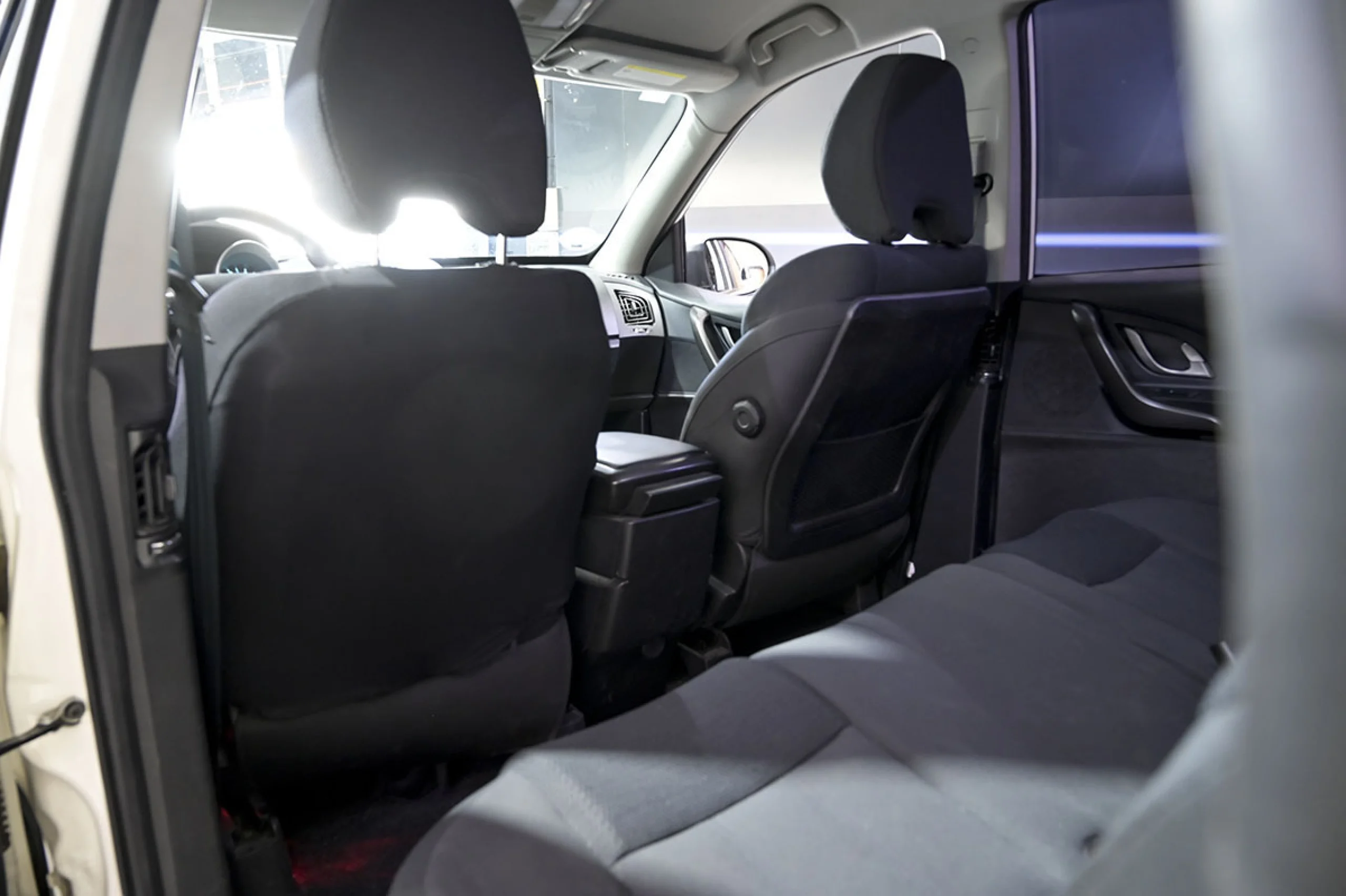 Mahindra XUV500 FWD 4X2 W6 - Foto 19