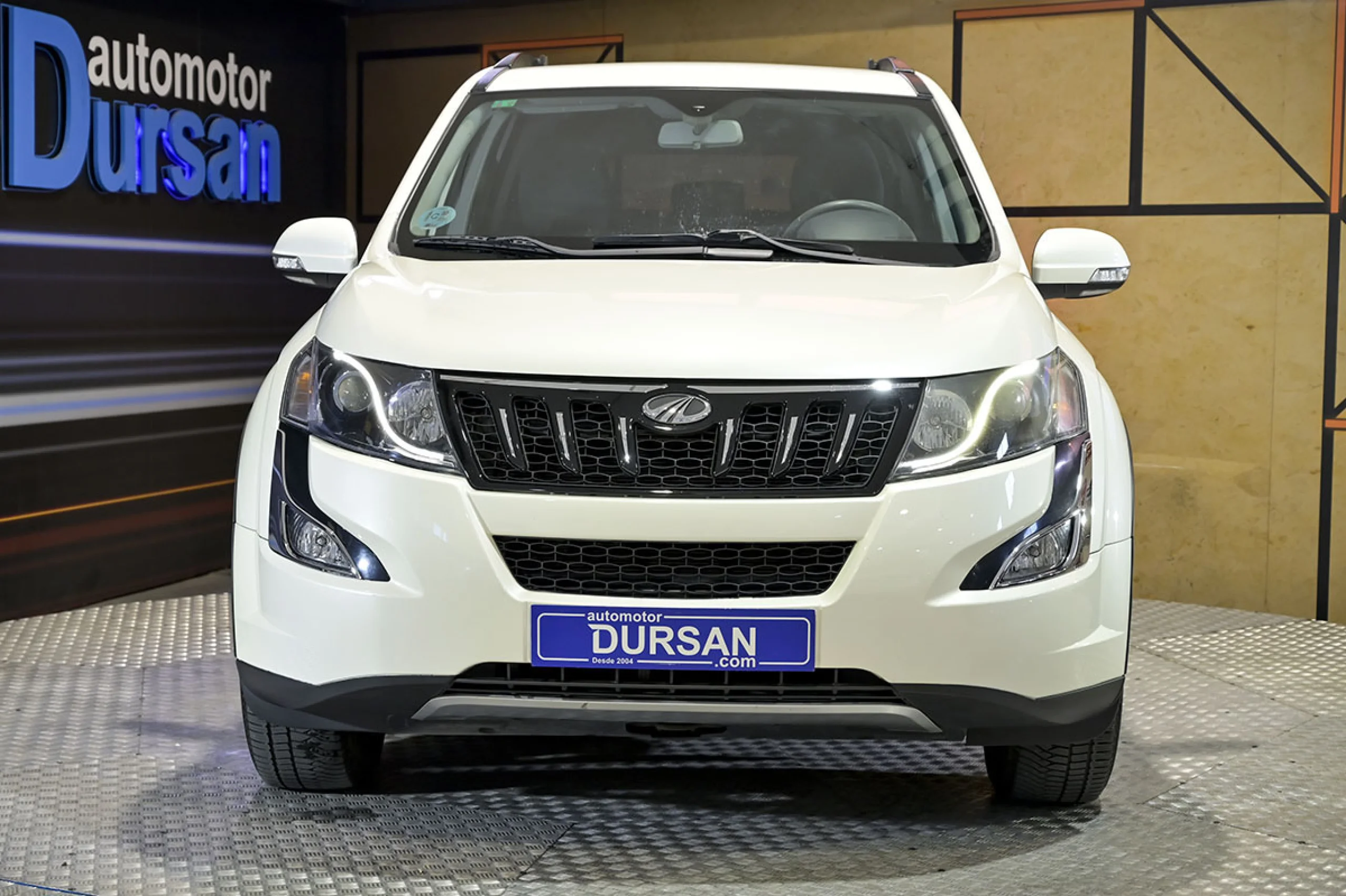 Mahindra XUV500 FWD 4X2 W6 - Foto 2