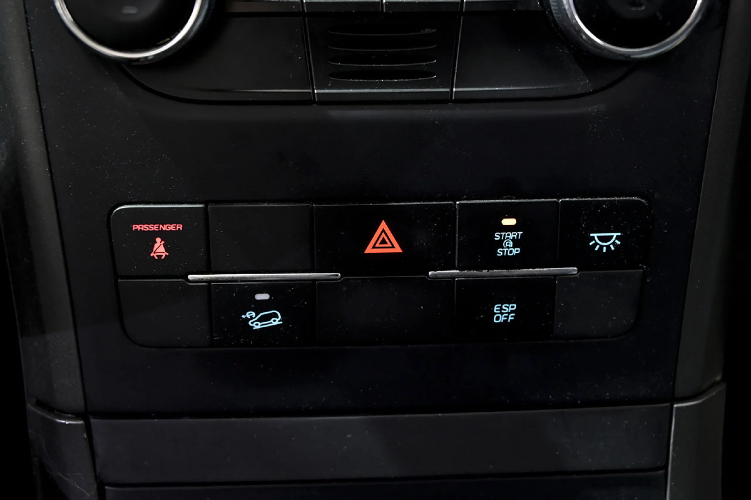 Mahindra XUV500 FWD 4X2 W6 - Foto 25