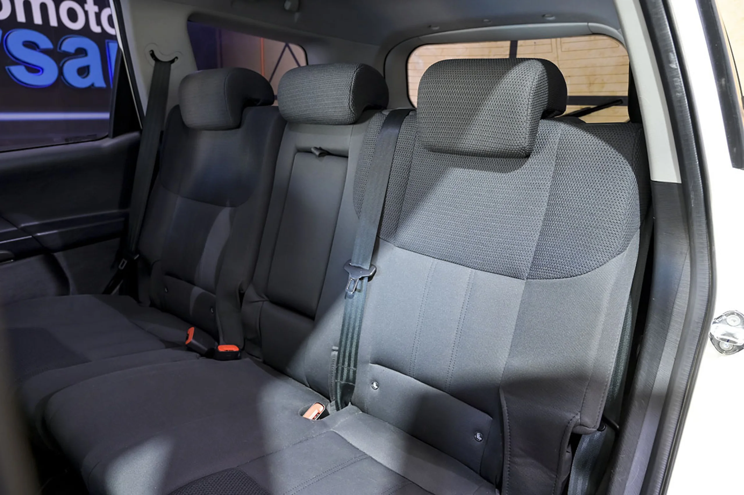 Mahindra XUV500 FWD 4X2 W6 - Foto 9