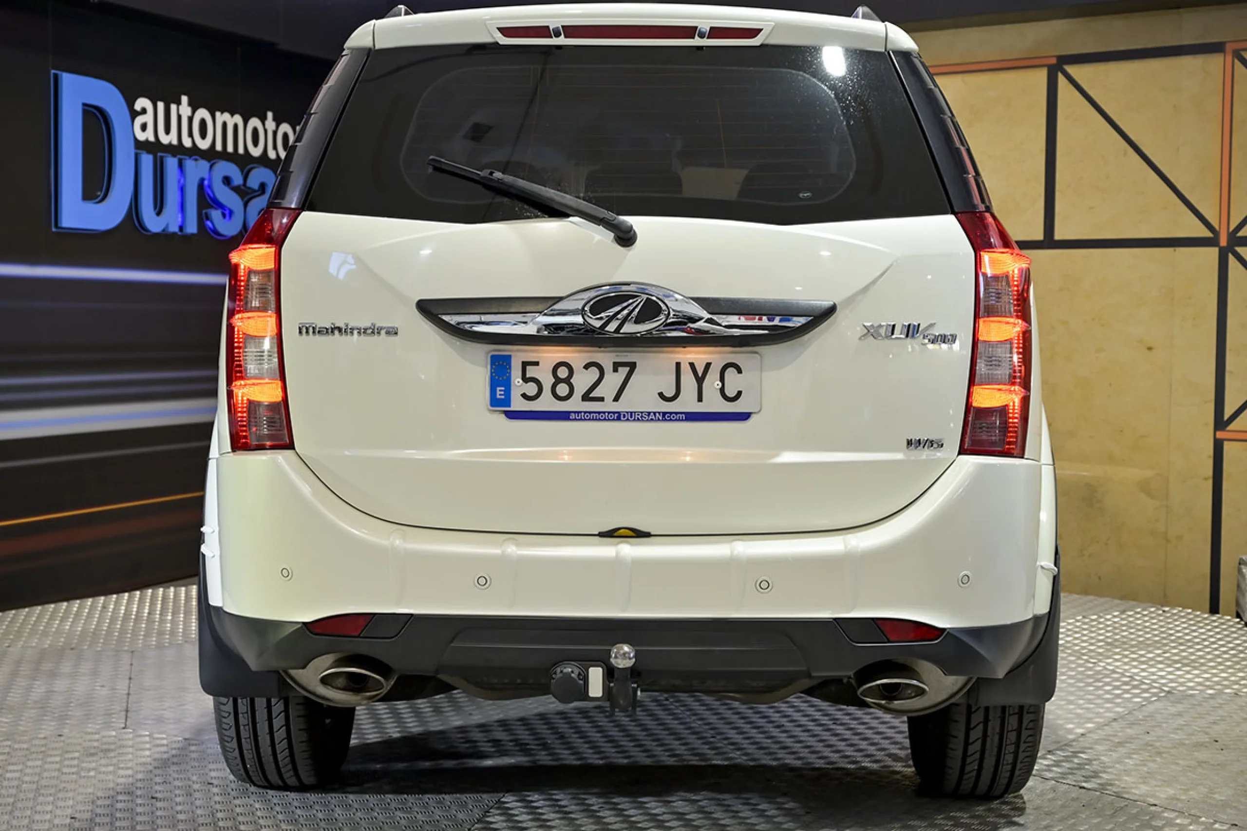 Mahindra XUV500 FWD 4X2 W6 - Foto 13