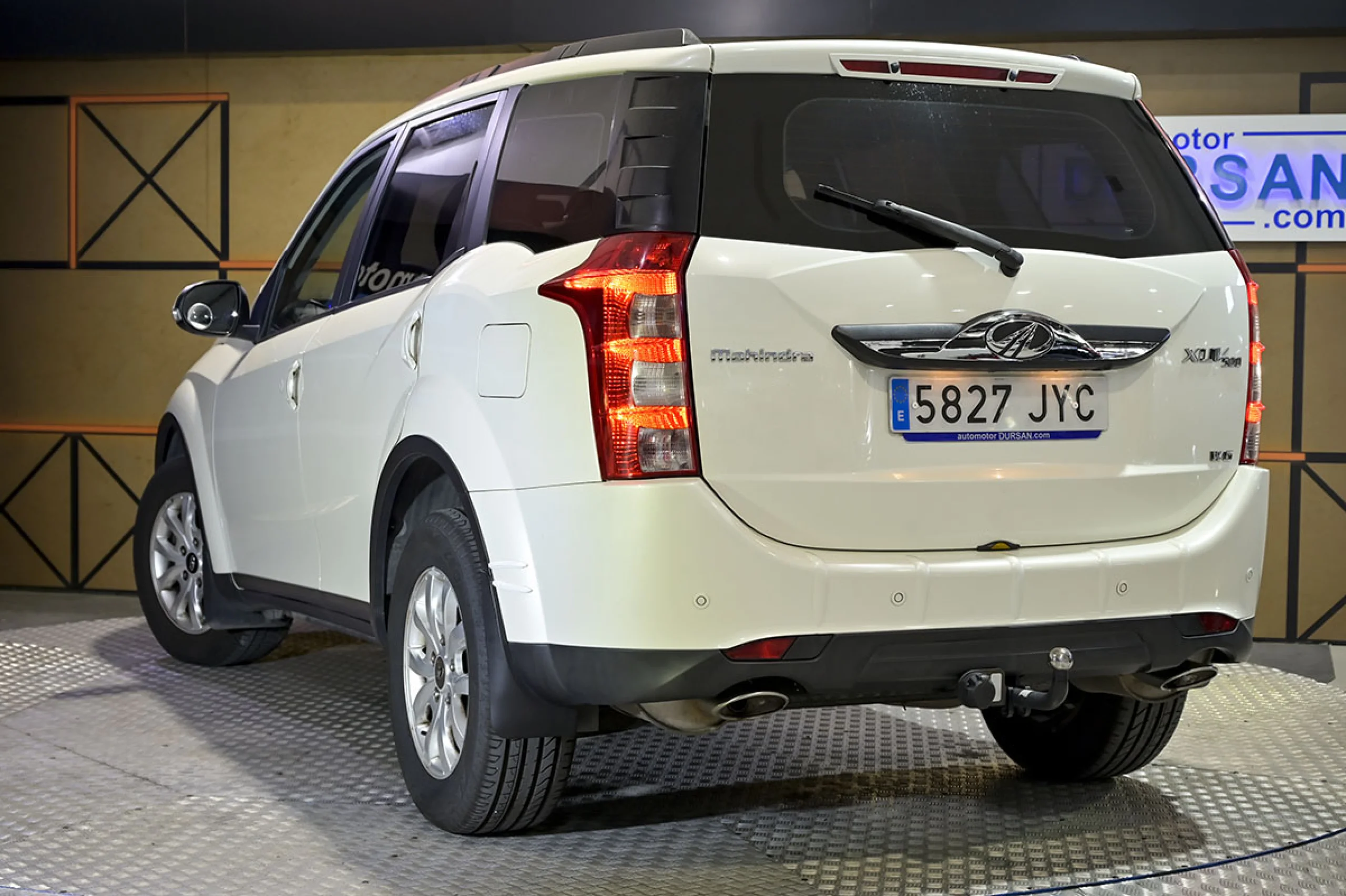 Mahindra XUV500 FWD 4X2 W6 - Foto 5