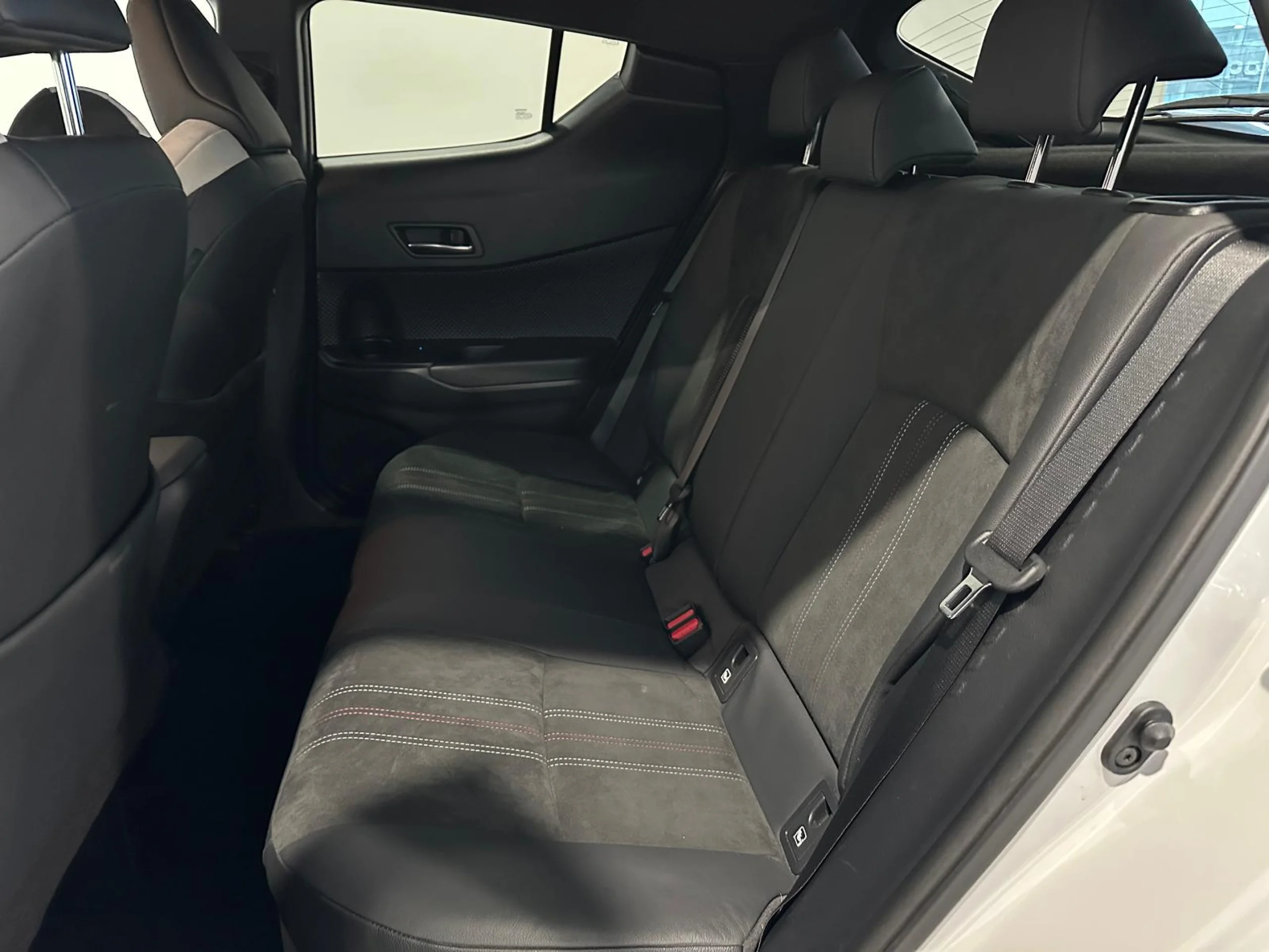 Toyota C-HR 2.0 180h GR Sport - Foto 7