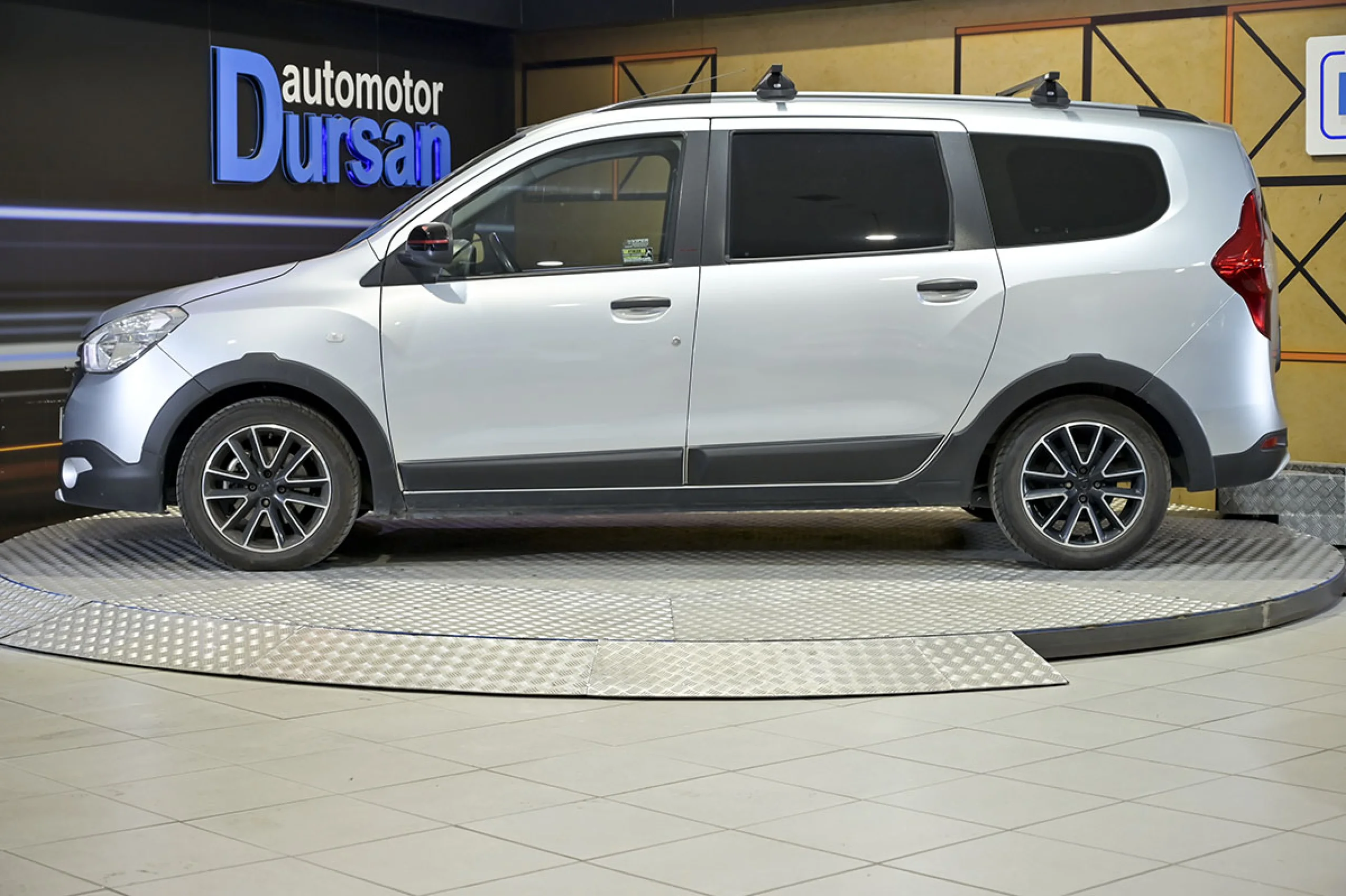 Dacia Lodgy SL Xplore Blue dCi 85kW115CV 5Pl  18 - Foto 19