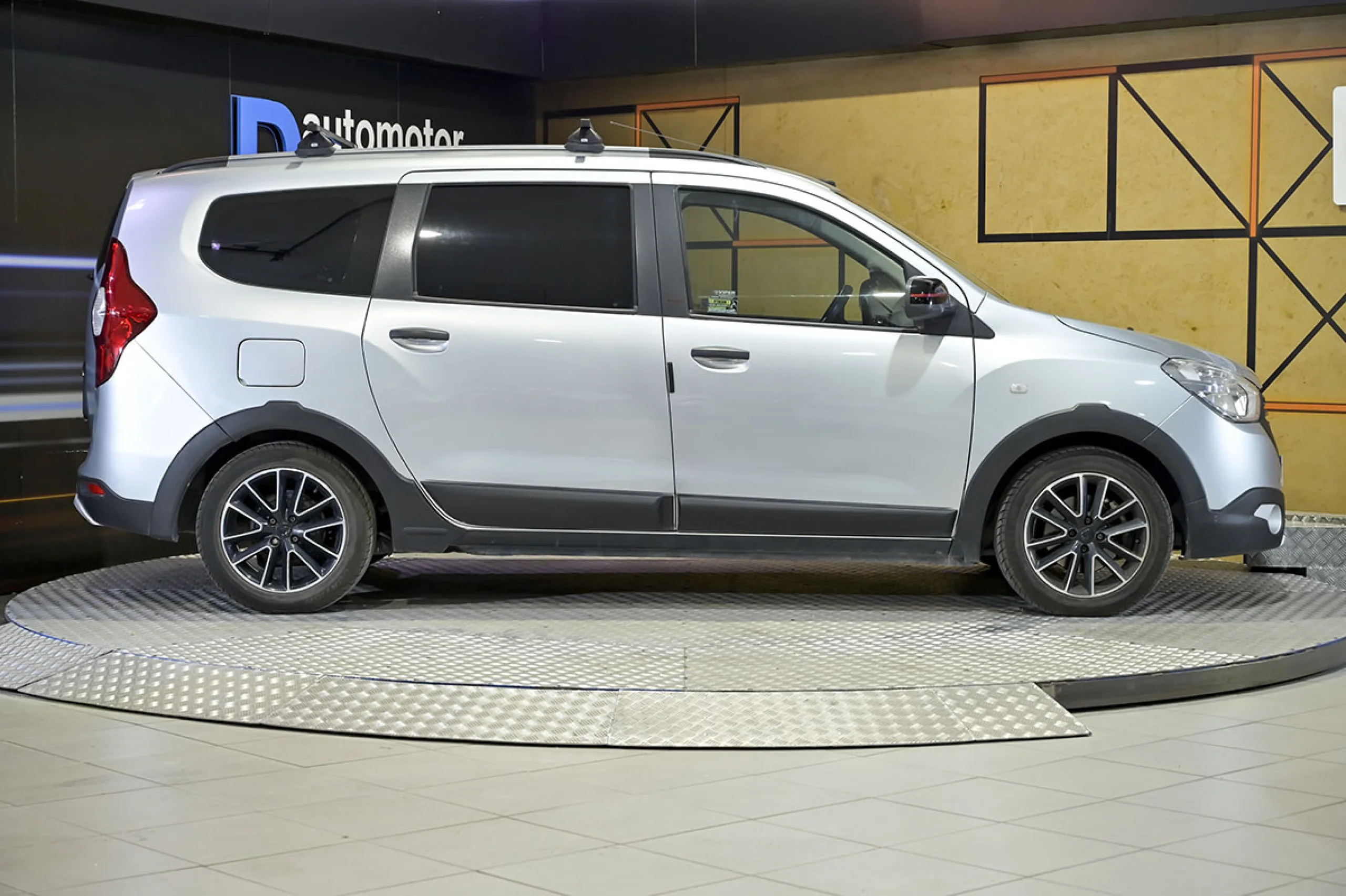 Dacia Lodgy SL Xplore Blue dCi 85kW115CV 5Pl  18 - Foto 20