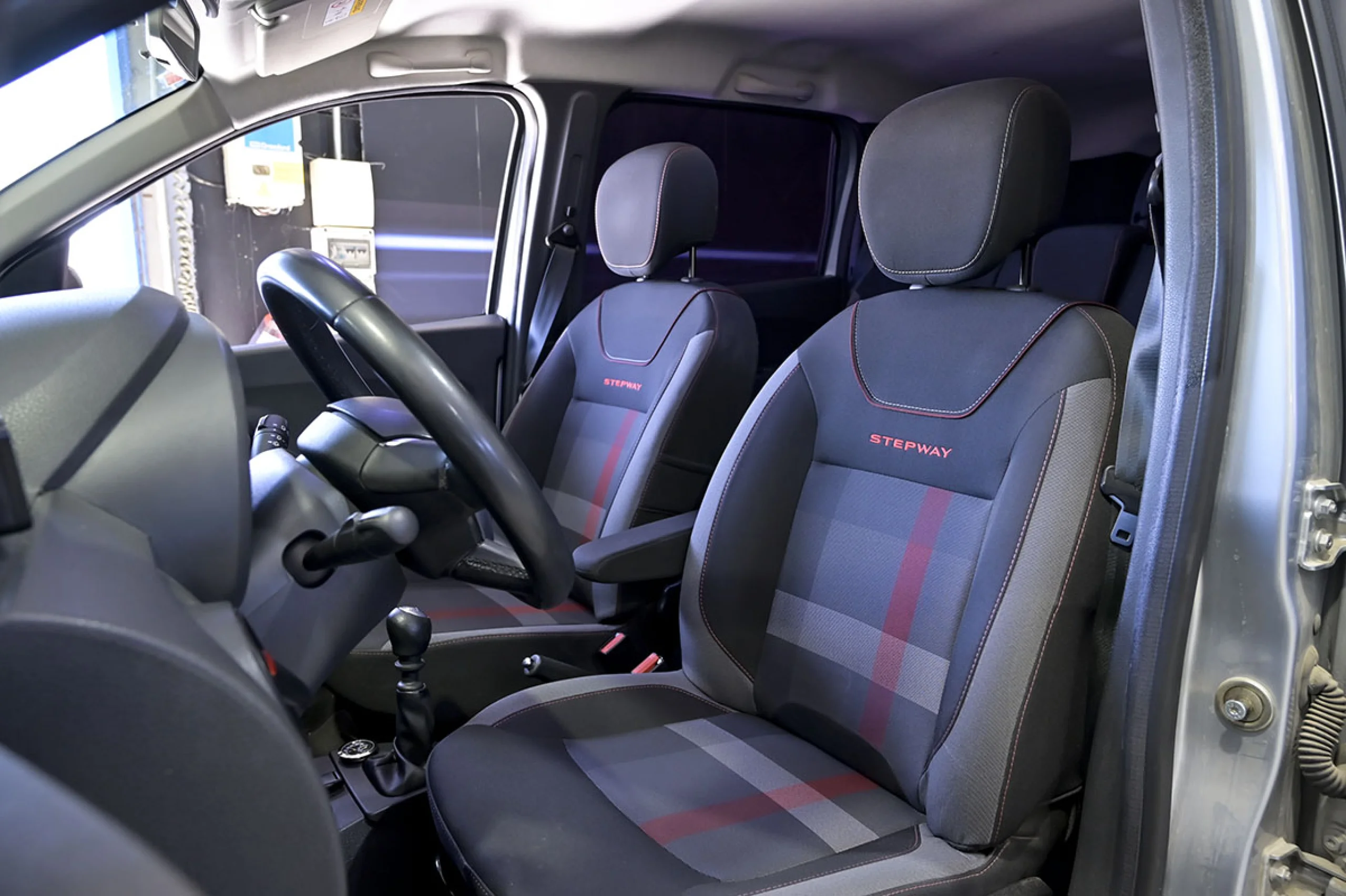 Dacia Lodgy SL Xplore Blue dCi 85kW115CV 5Pl  18 - Foto 23