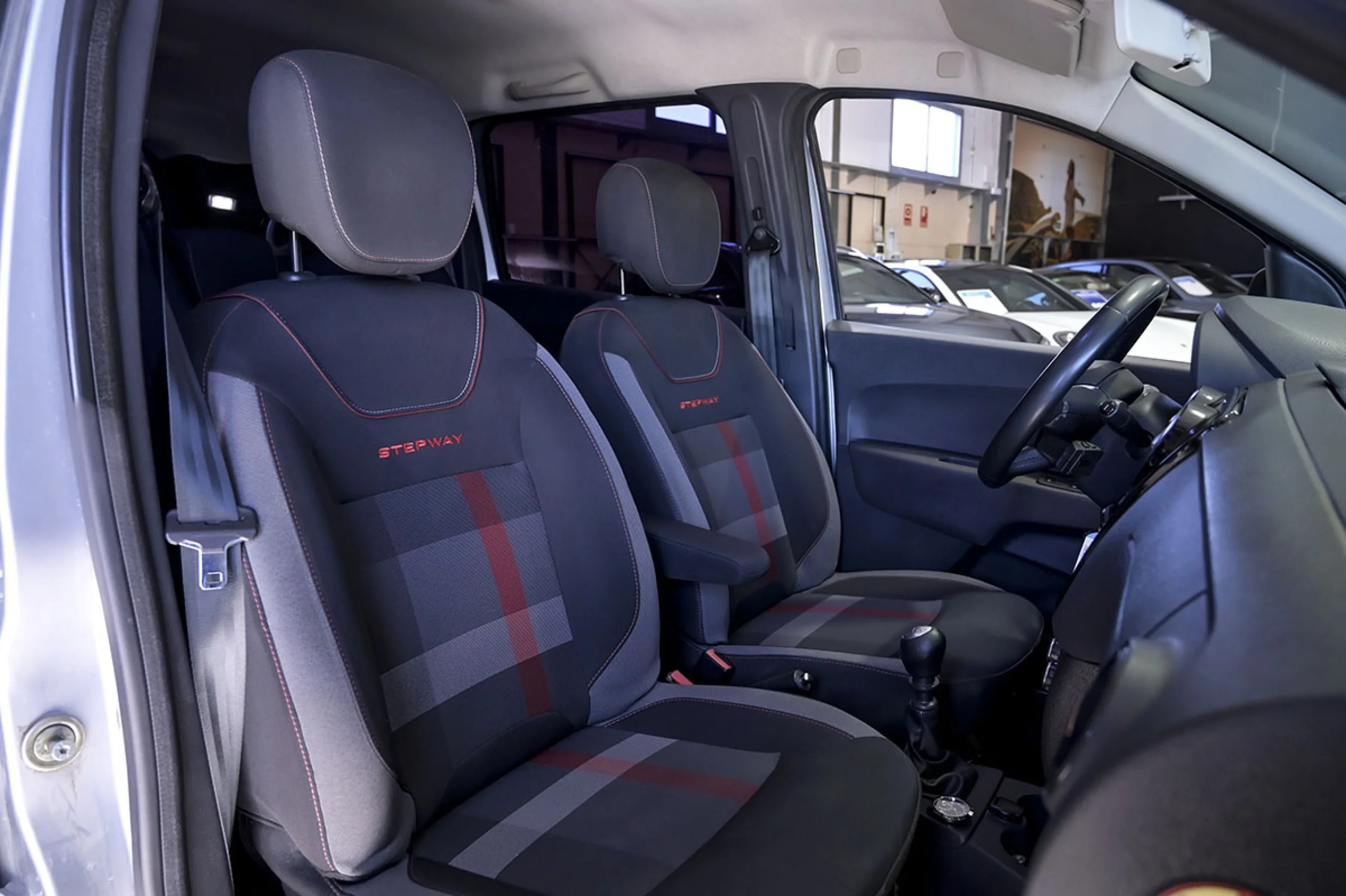 Dacia Lodgy SL Xplore Blue dCi 85kW115CV 5Pl  18 - Foto 35