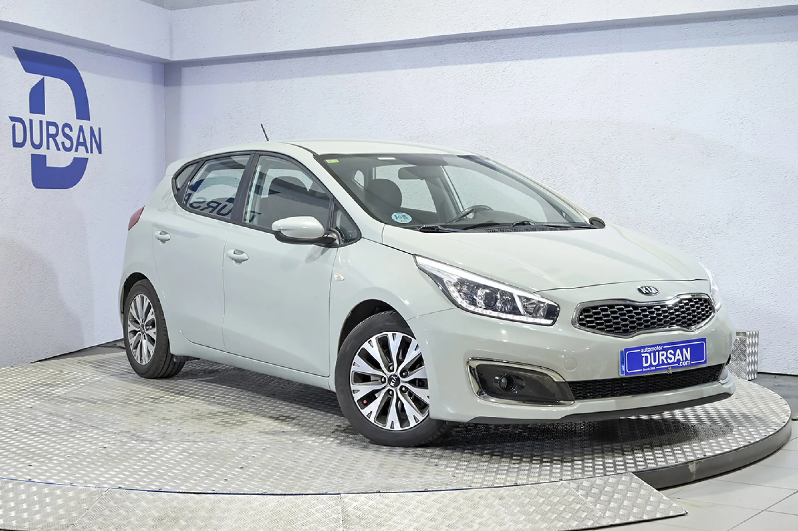 Kia Ceed cee d 1.4 CVVT 74kW 100CV Drive - Foto 3