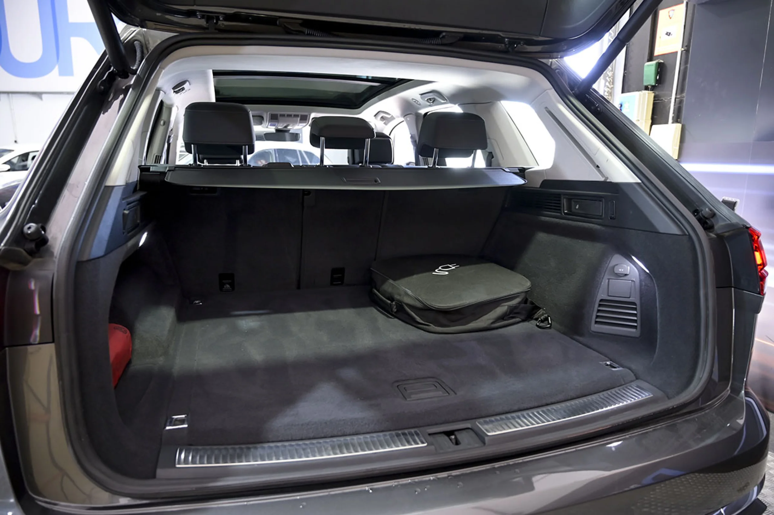 Volkswagen Touareg eHybrid Eleg 3.0 V6 TSI 280kW Tip 4M - Foto 13