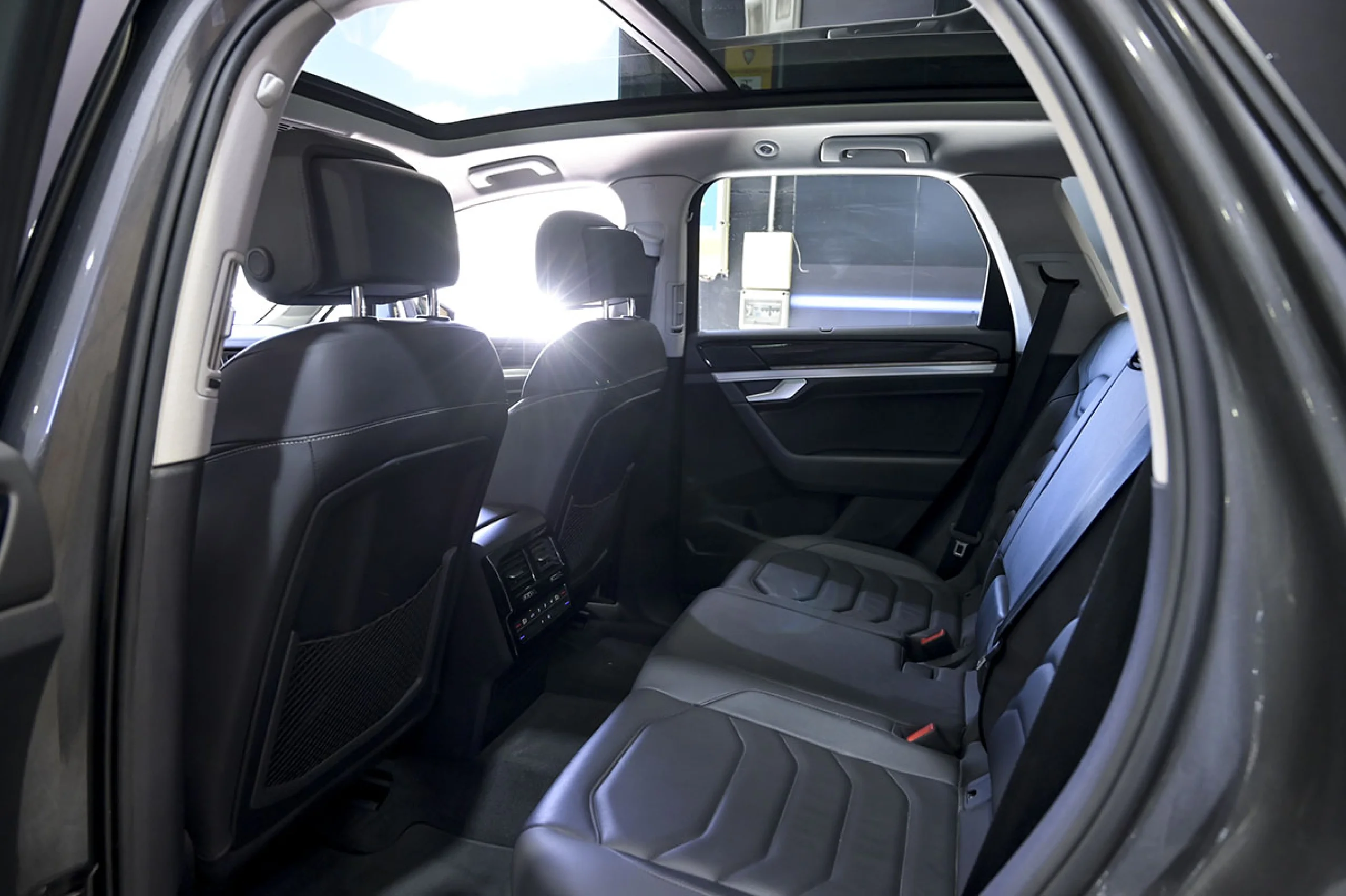 Volkswagen Touareg eHybrid Eleg 3.0 V6 TSI 280kW Tip 4M - Foto 16