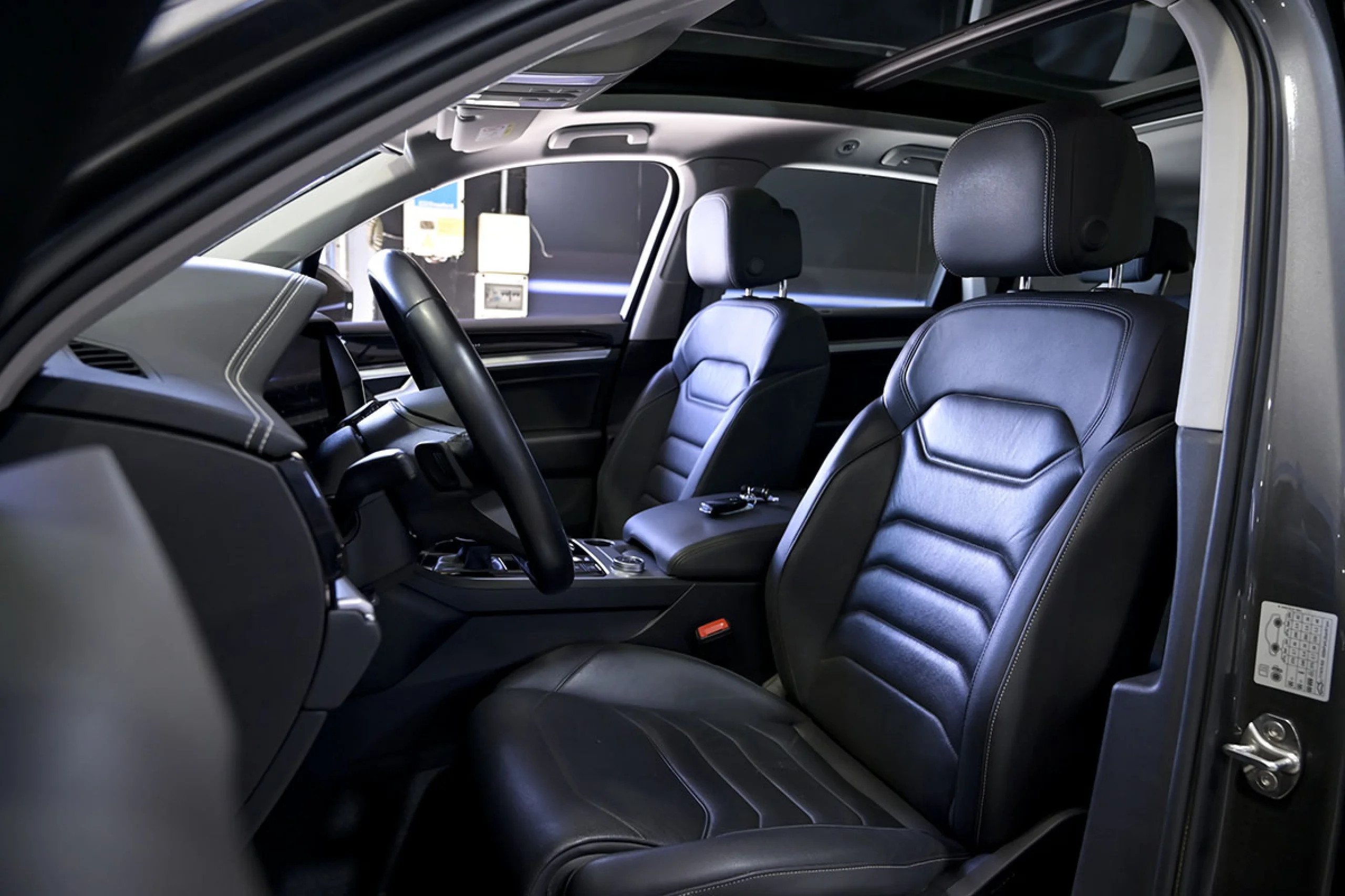 Volkswagen Touareg eHybrid Eleg 3.0 V6 TSI 280kW Tip 4M - Foto 24
