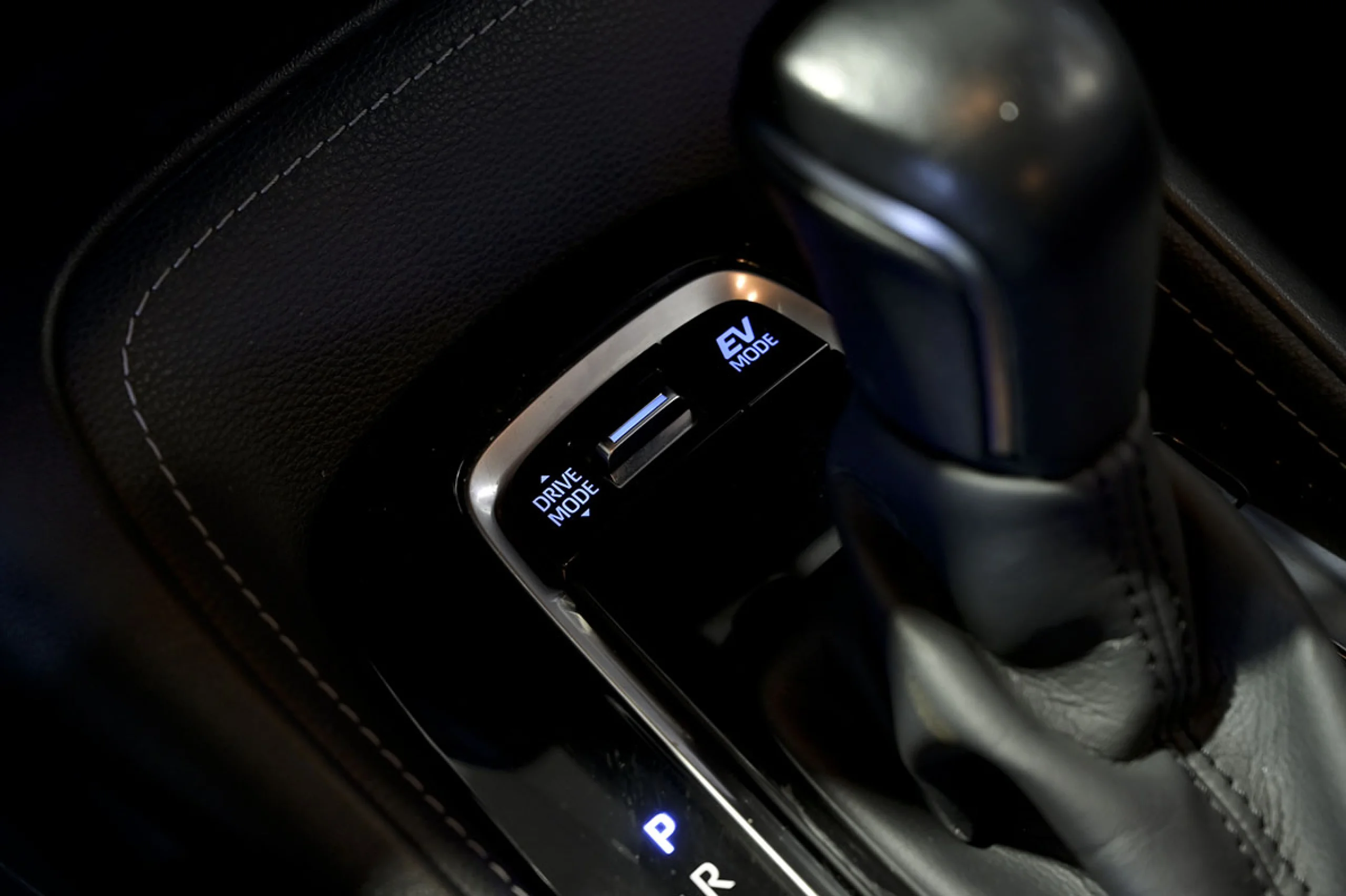 Toyota Corolla 2.0 180H STYLE ECVT TOURING SPORT - Foto 32