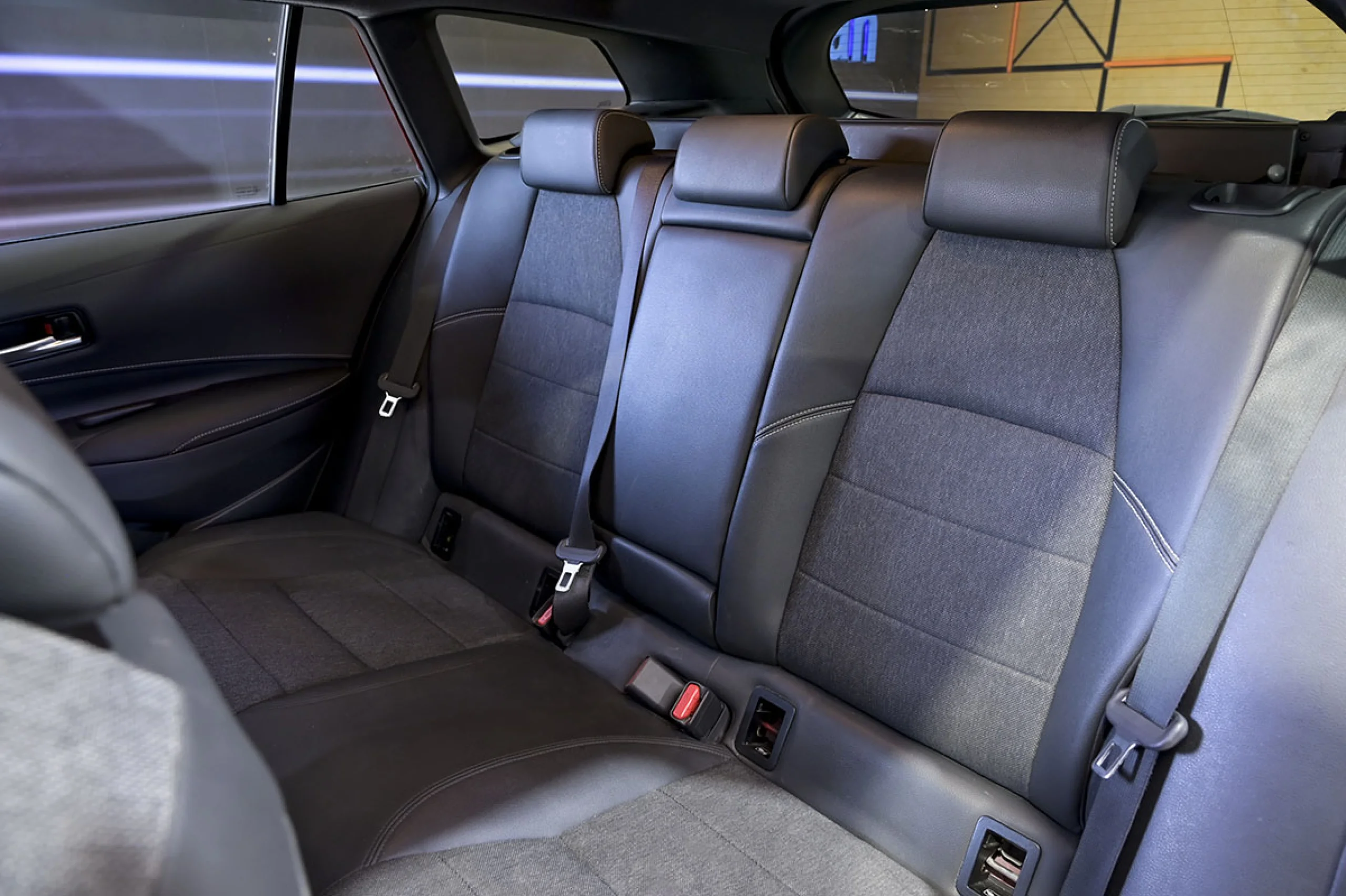 Toyota Corolla 2.0 180H STYLE ECVT TOURING SPORT - Foto 16