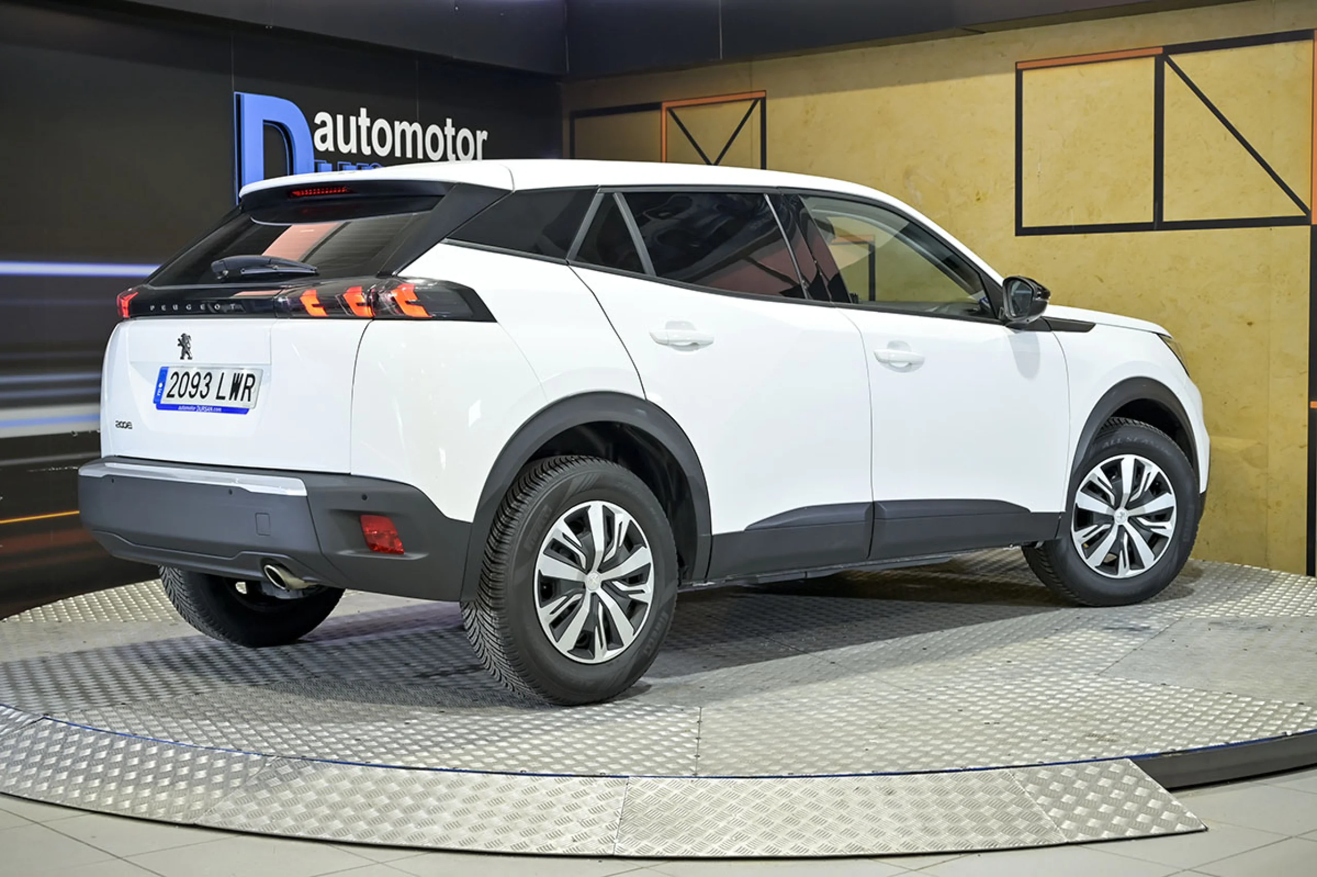 Peugeot 2008 Active BlueHDI 81kW 110CV - Foto 5