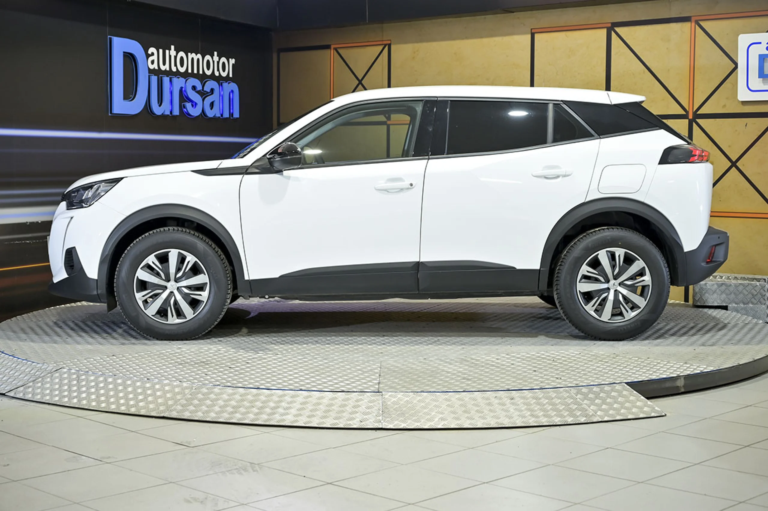 Peugeot 2008 Active BlueHDI 81kW 110CV - Foto 18