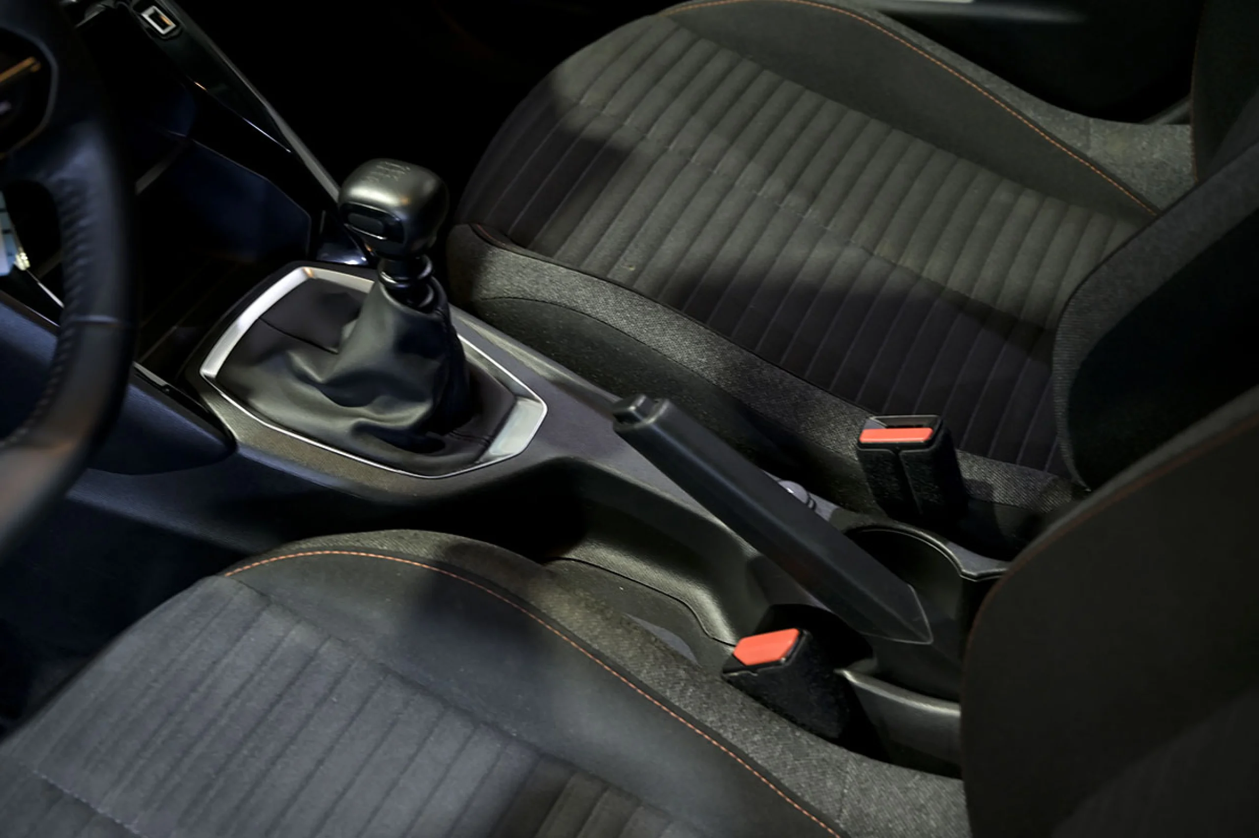 Peugeot 2008 Active BlueHDI 81kW 110CV - Foto 33