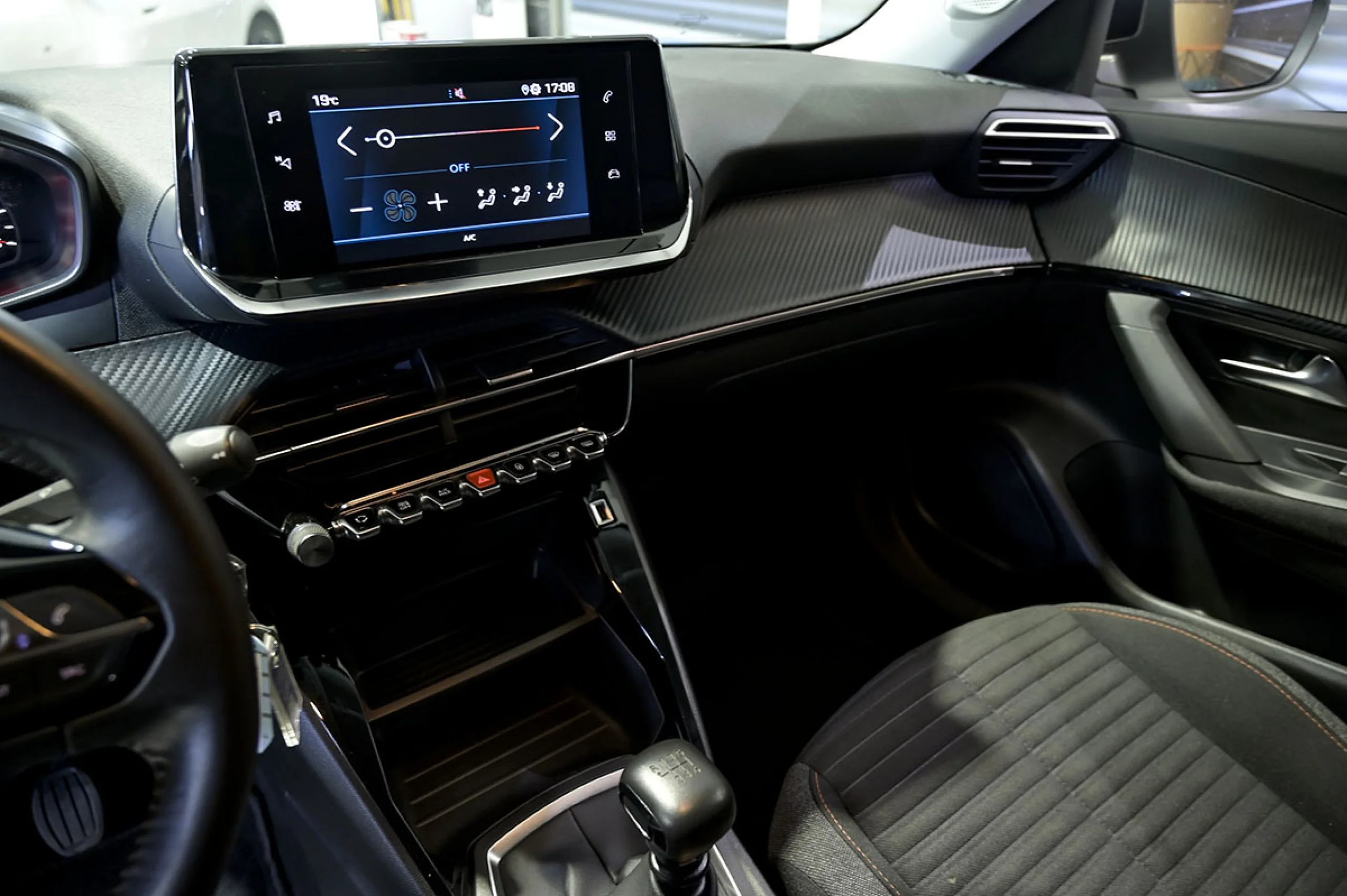 Peugeot 2008 Active BlueHDI 81kW 110CV - Foto 27