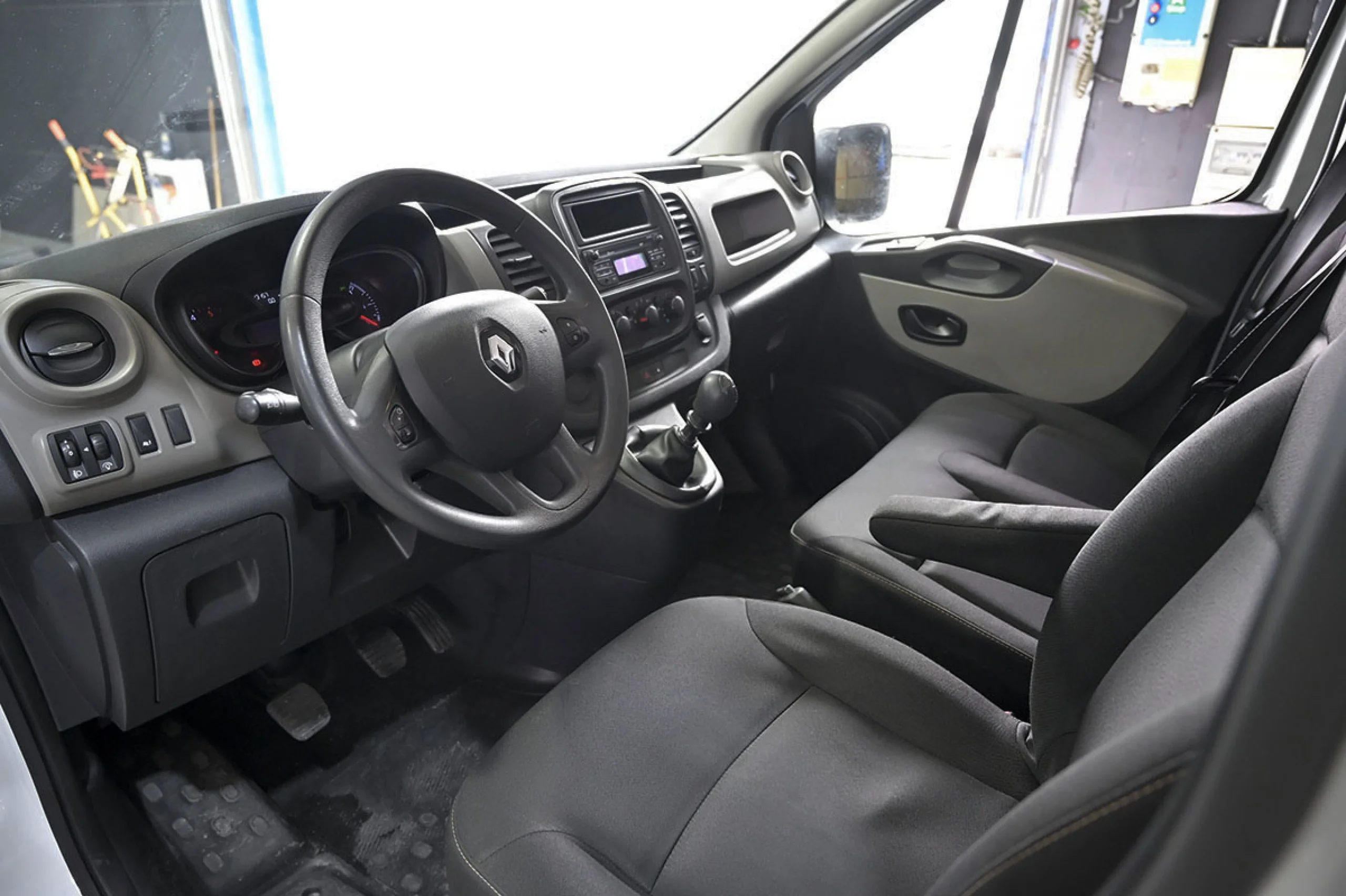 Renault Trafic Furgon 27 L1H1 dCi 88kW 120CV Euro 6 - Foto 6