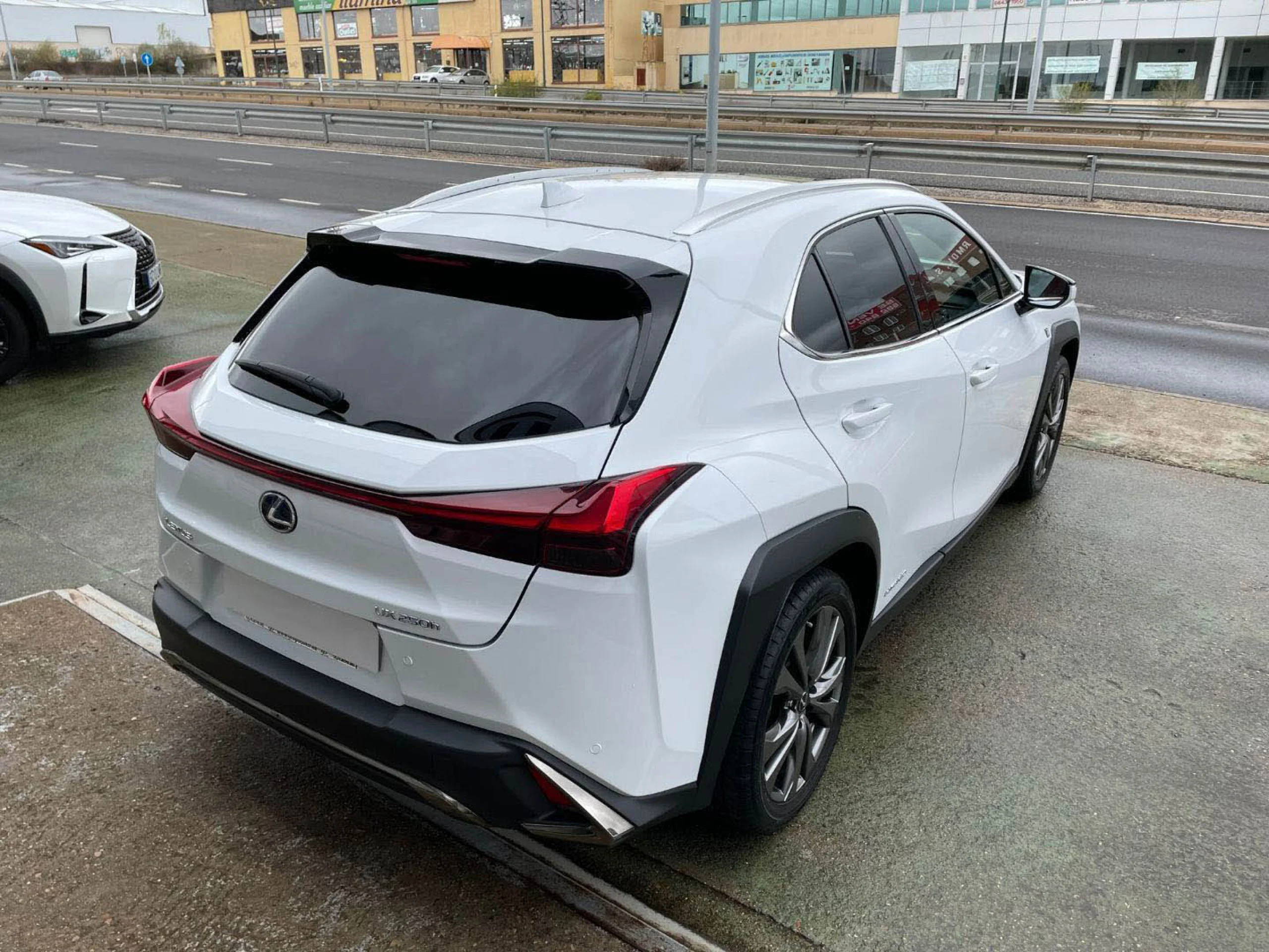Lexus UX 250h UX 2.0 250h F- Sport - Foto 4
