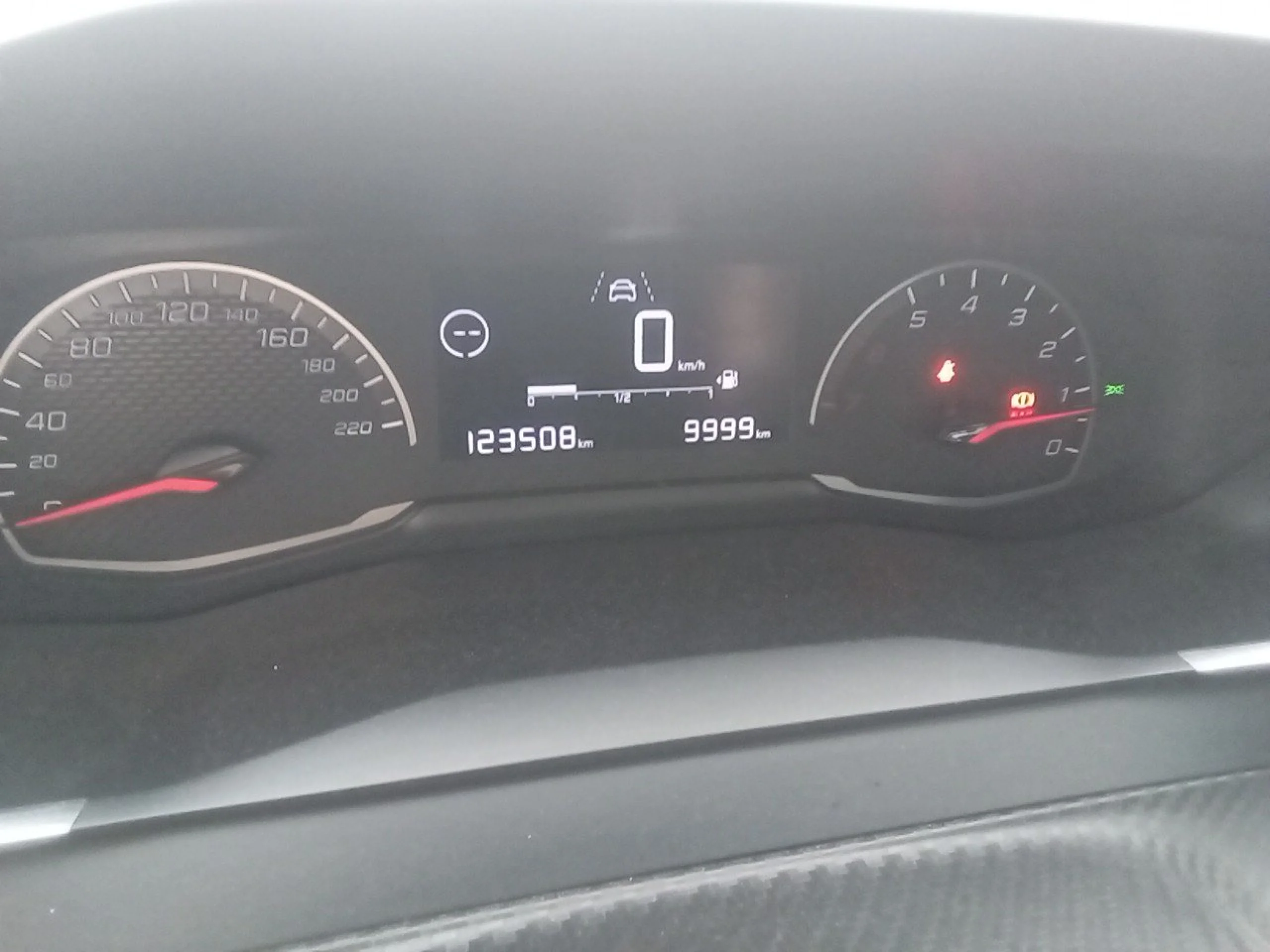 Peugeot 208 BlueHDi 73kW (100CV) Active - Foto 8