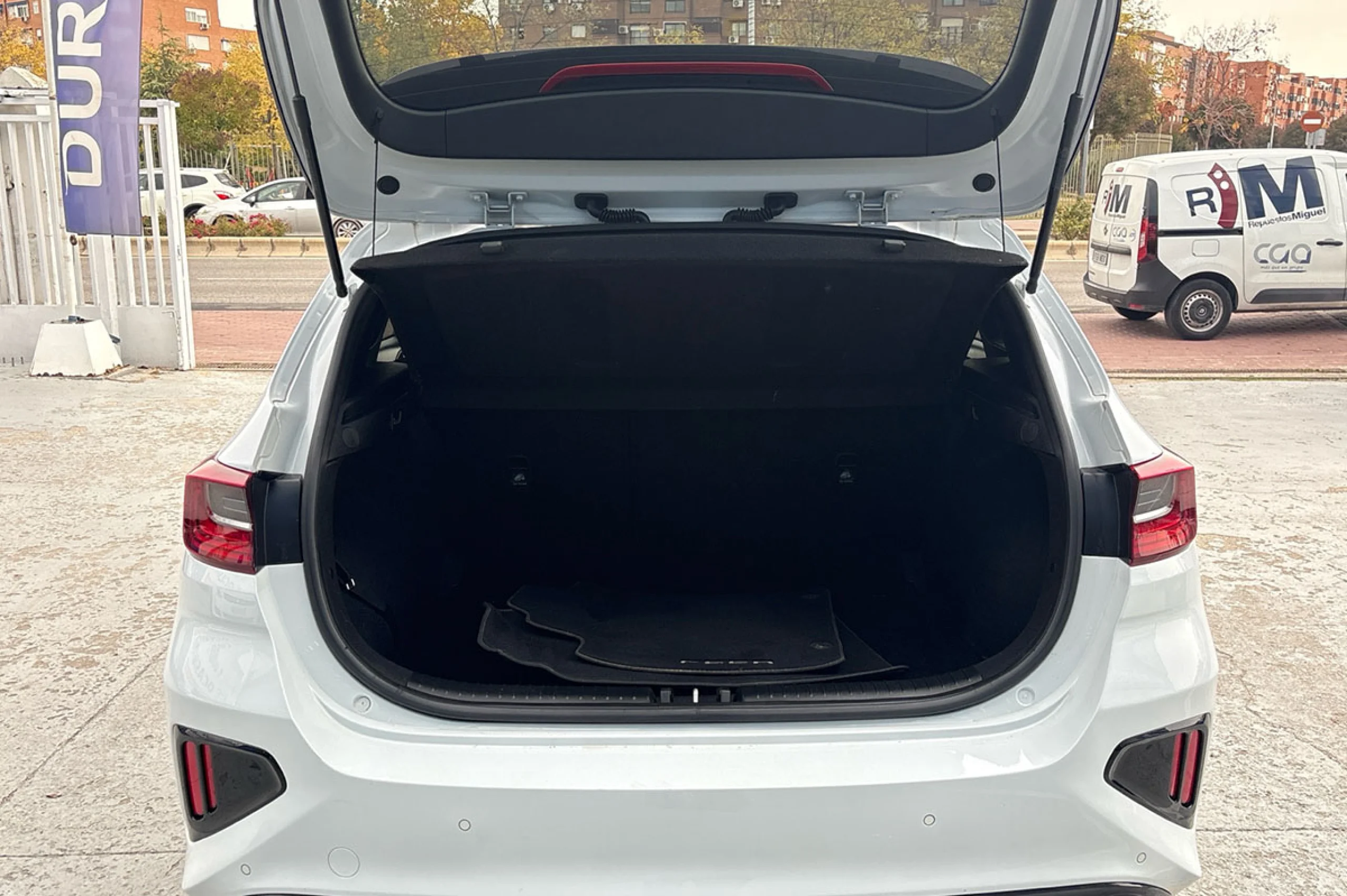 Kia Ceed cee d 1.5 MHEV 118kW 160CV GT Line DCT - Foto 10