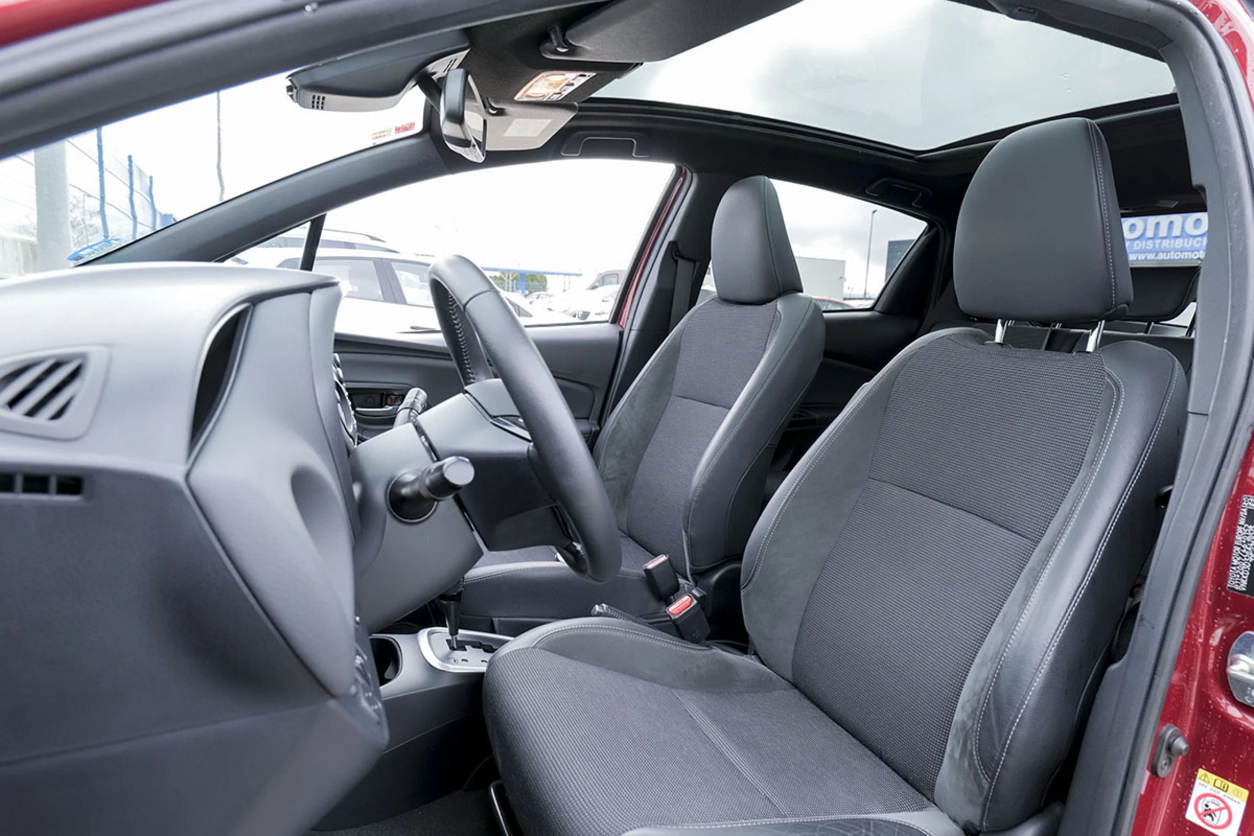 Toyota Yaris 1.5 100H Feel - Foto 17