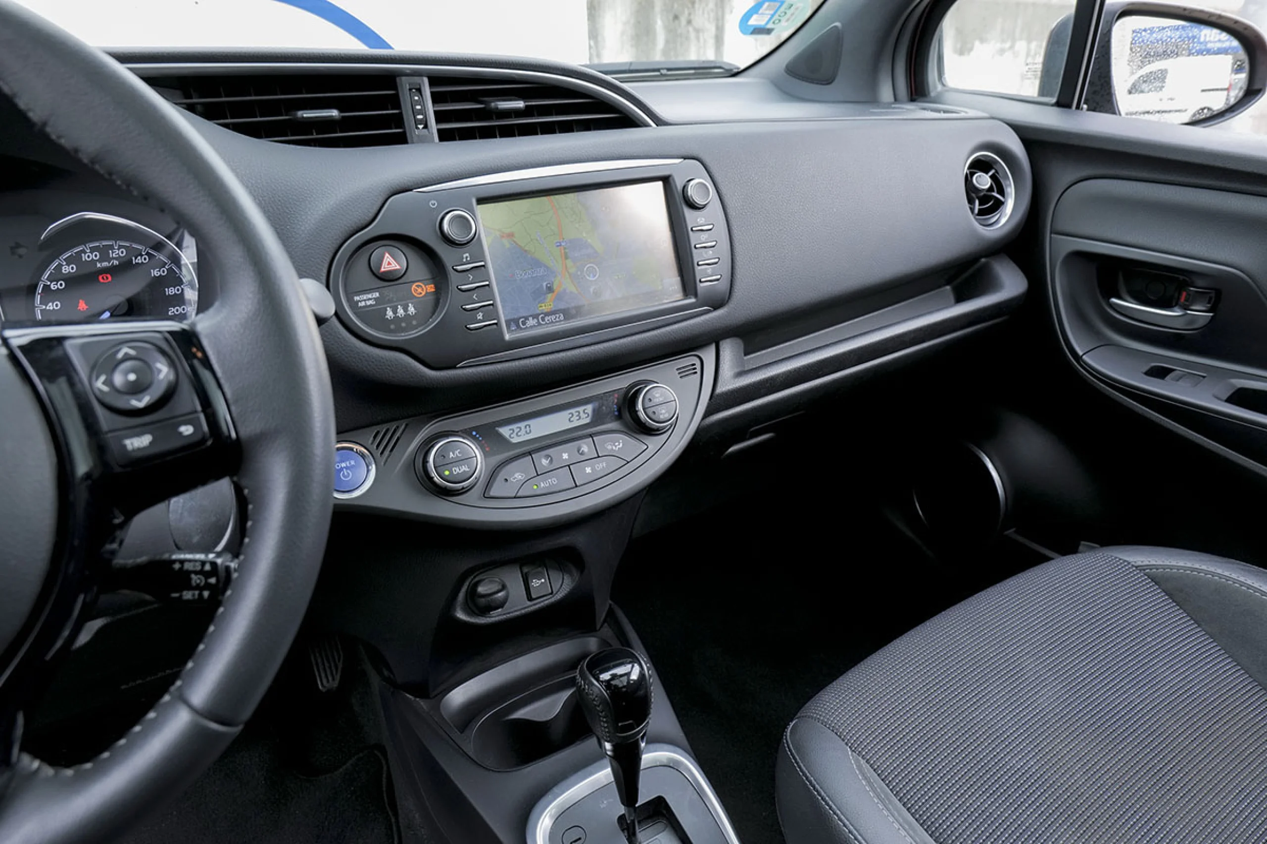 Toyota Yaris 1.5 100H Feel - Foto 24