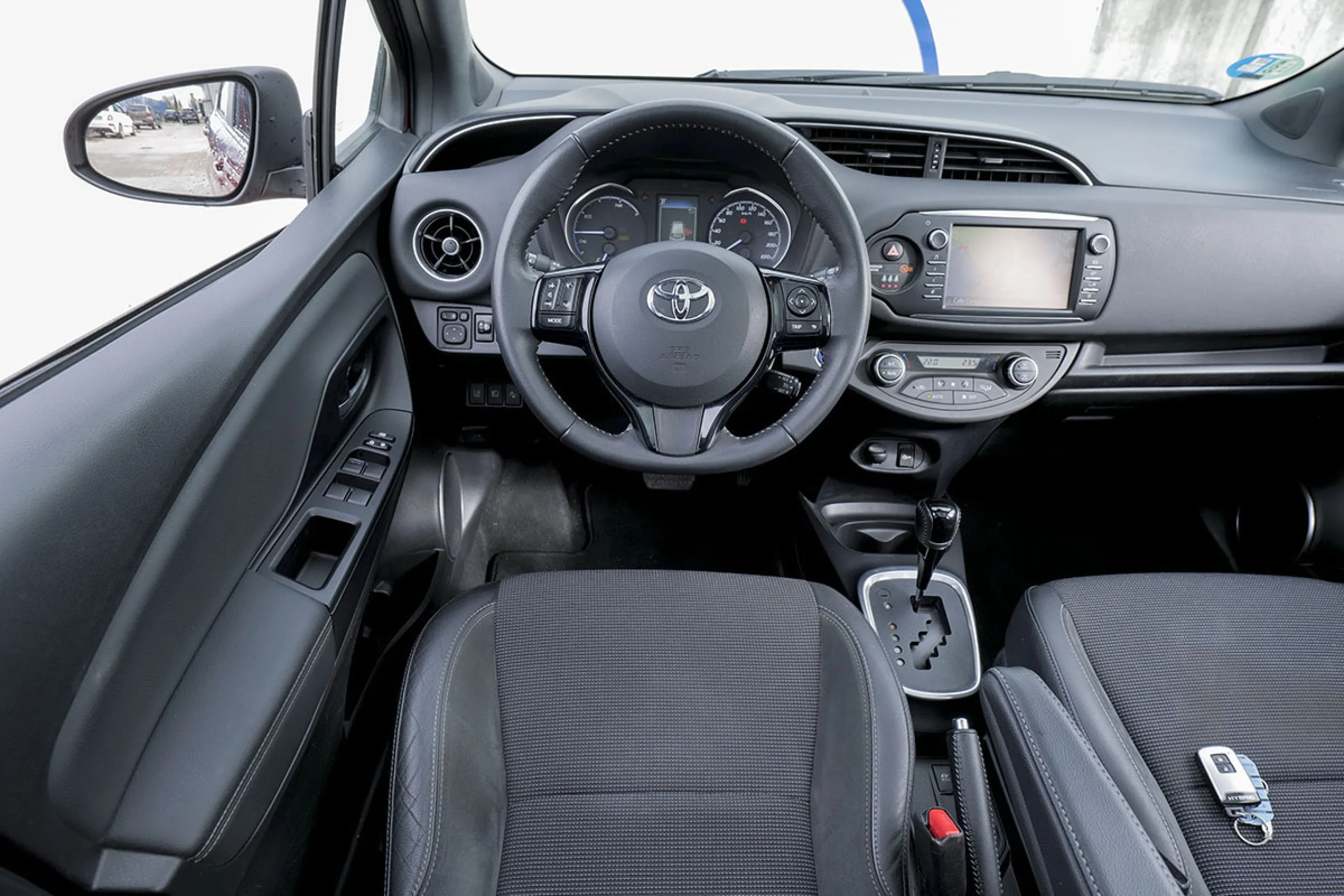 Toyota Yaris 1.5 100H Feel - Foto 28